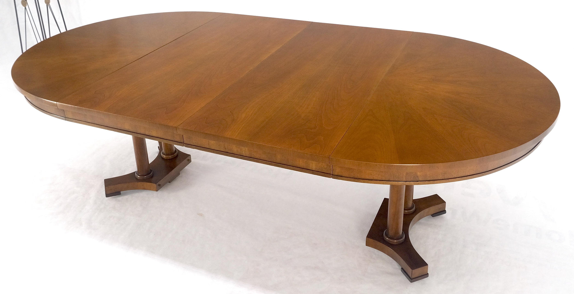 EstablishedLines Baker Round Racetrack Single Pedestal Base Two Leave Fruitwood Dining Table MINT