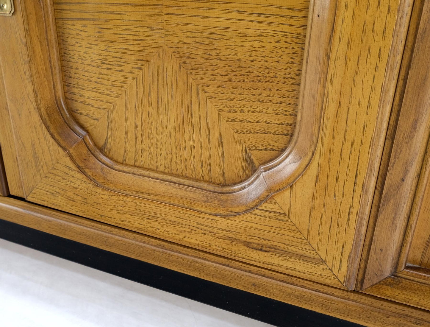 EstablishedLines Thomasville Two Doors Two Drawers Mid Century Modern Server Cabinet Console Mint