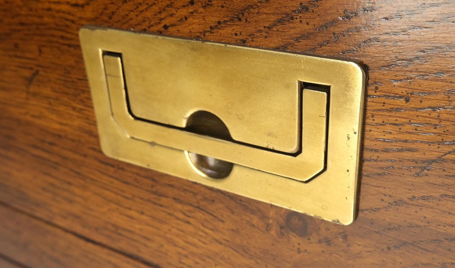 EstablishedLines Henredon Campaign Style 7 Drawers Compact 64" Long Dresser Credenza Brass MINT!