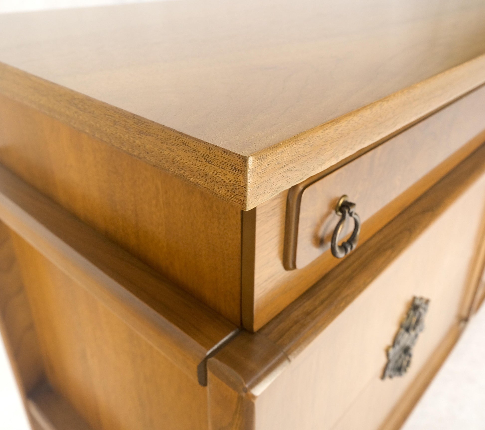 EstablishedLines Asian Inspired Light Walnut 9 Drawers Long Mid Century Dresser Credenza MINT!