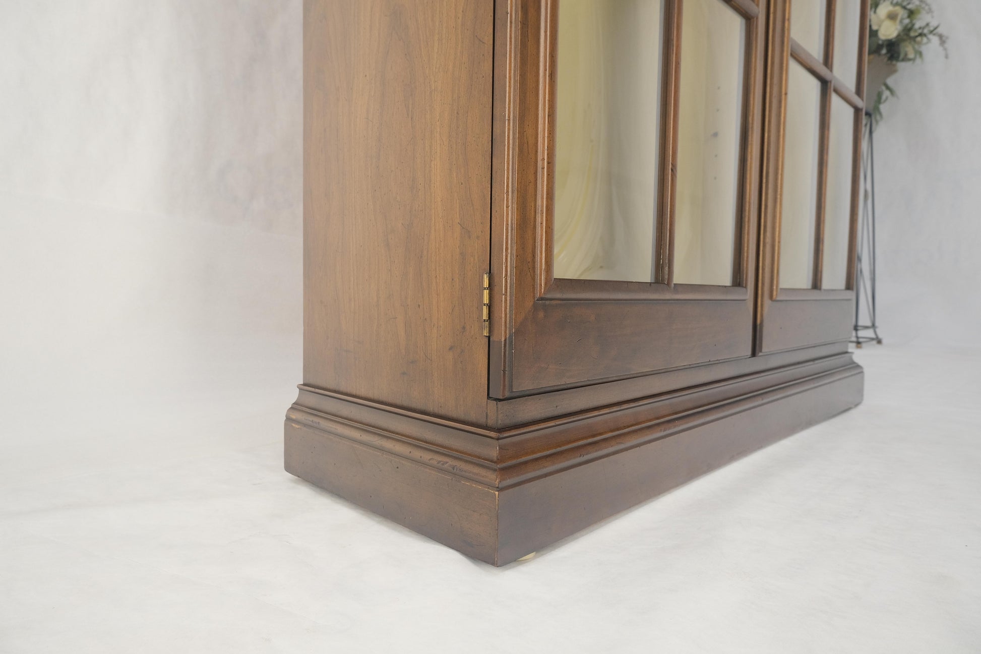 EstablishedLines 7' Tall Bubble Glass Double Doors Adjustable Shelves Bookcase Display Cabinet