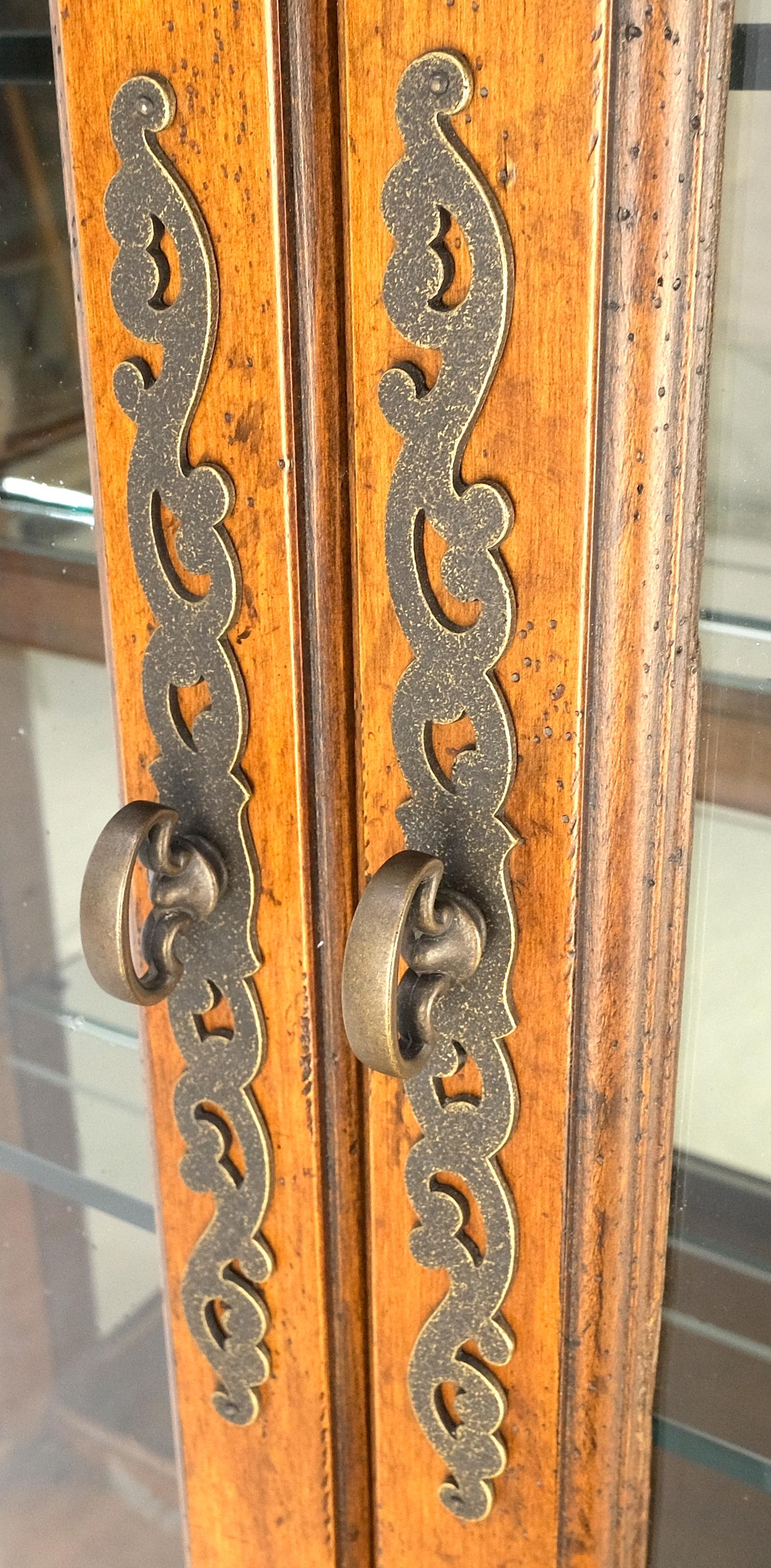 EstablishedLines Henredon Sunrise Dome Shape 2 Glass Door Lighted Shelves Curio Display Cabinet