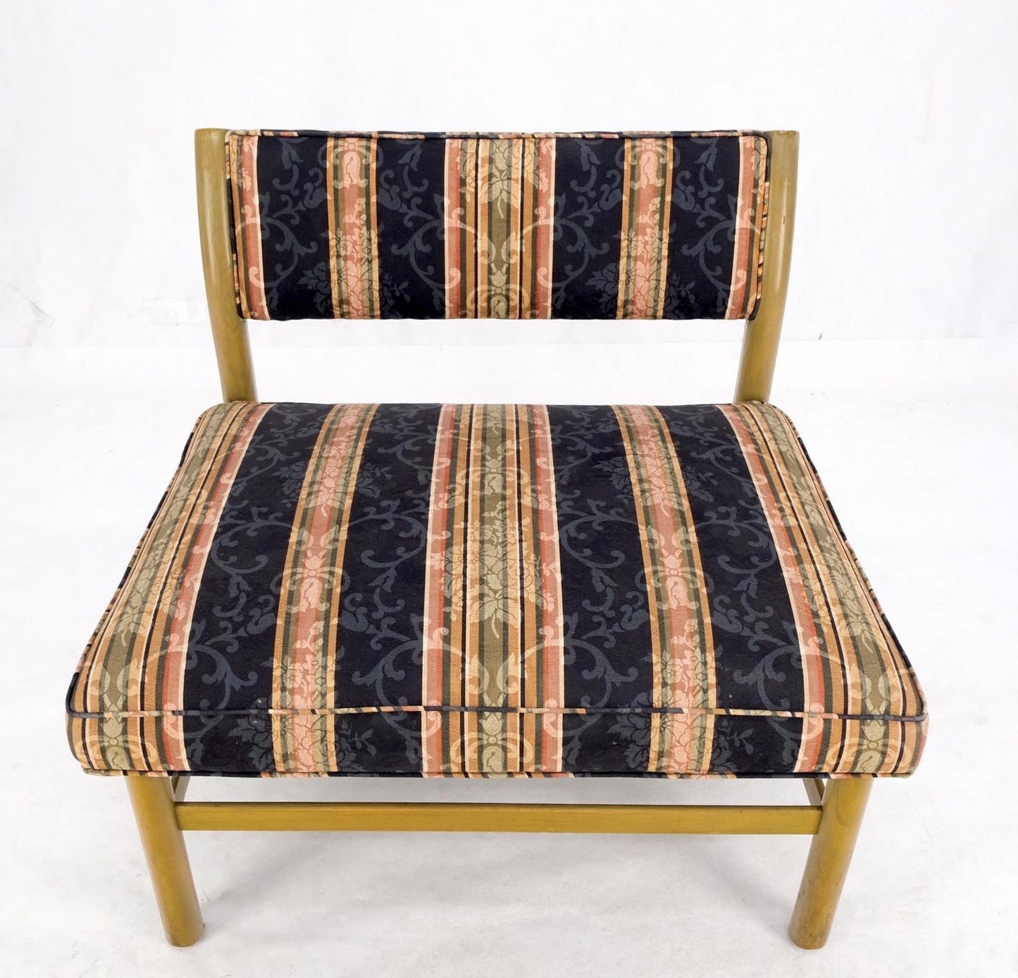 EstablishedLines Large Extra Wide Slipper Lounge Chair Gibbings Probber Decor Match