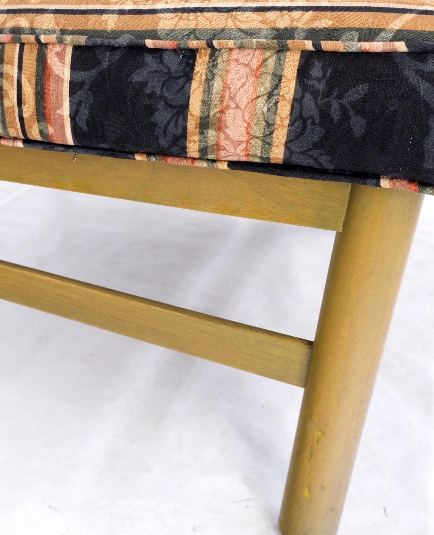 EstablishedLines Large Extra Wide Slipper Lounge Chair Gibbings Probber Decor Match