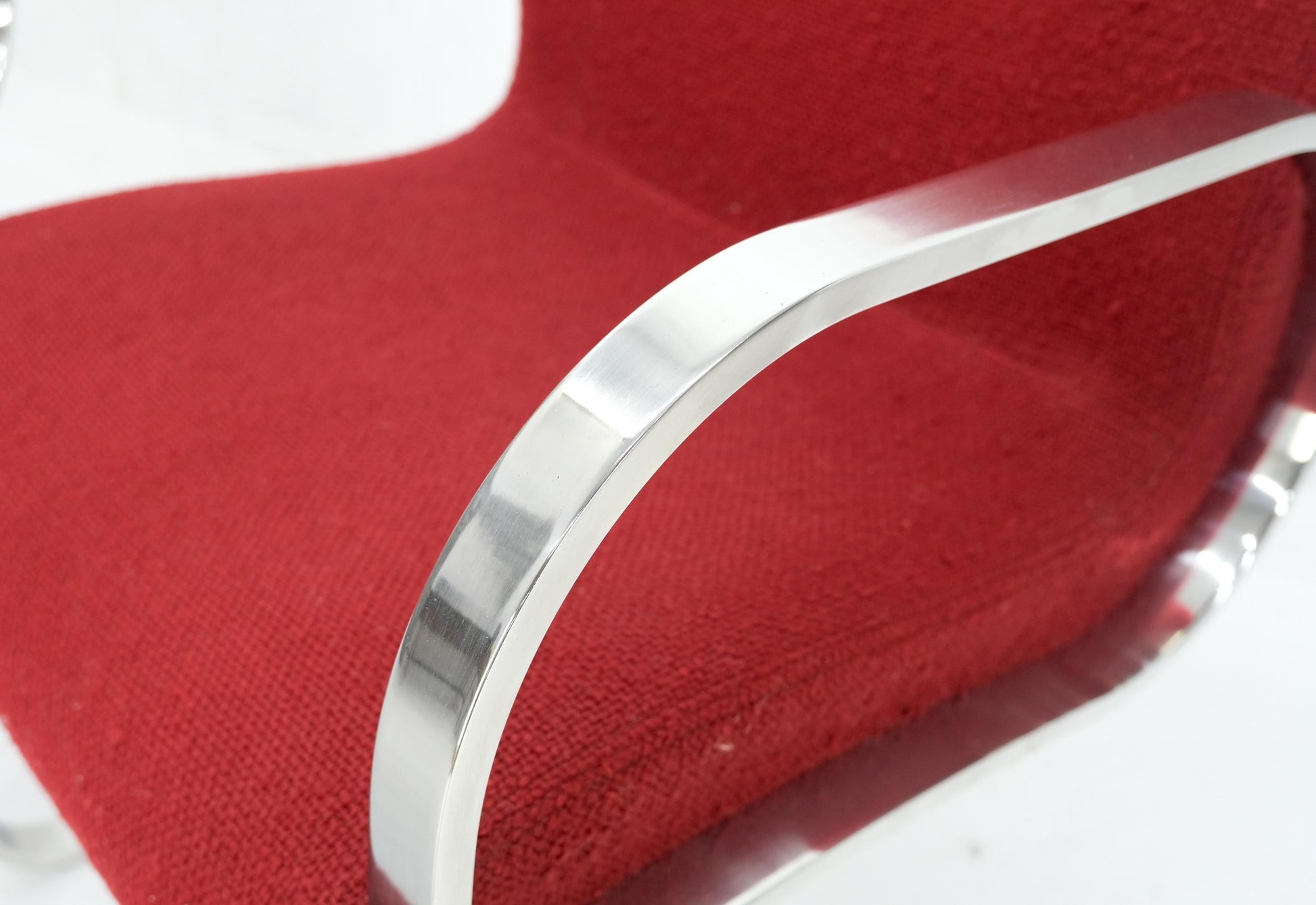 EstablishedLines Pair Heavy Solid Stainless Steel Formed Bend Frame Side Lounge Chairs Red Uphols