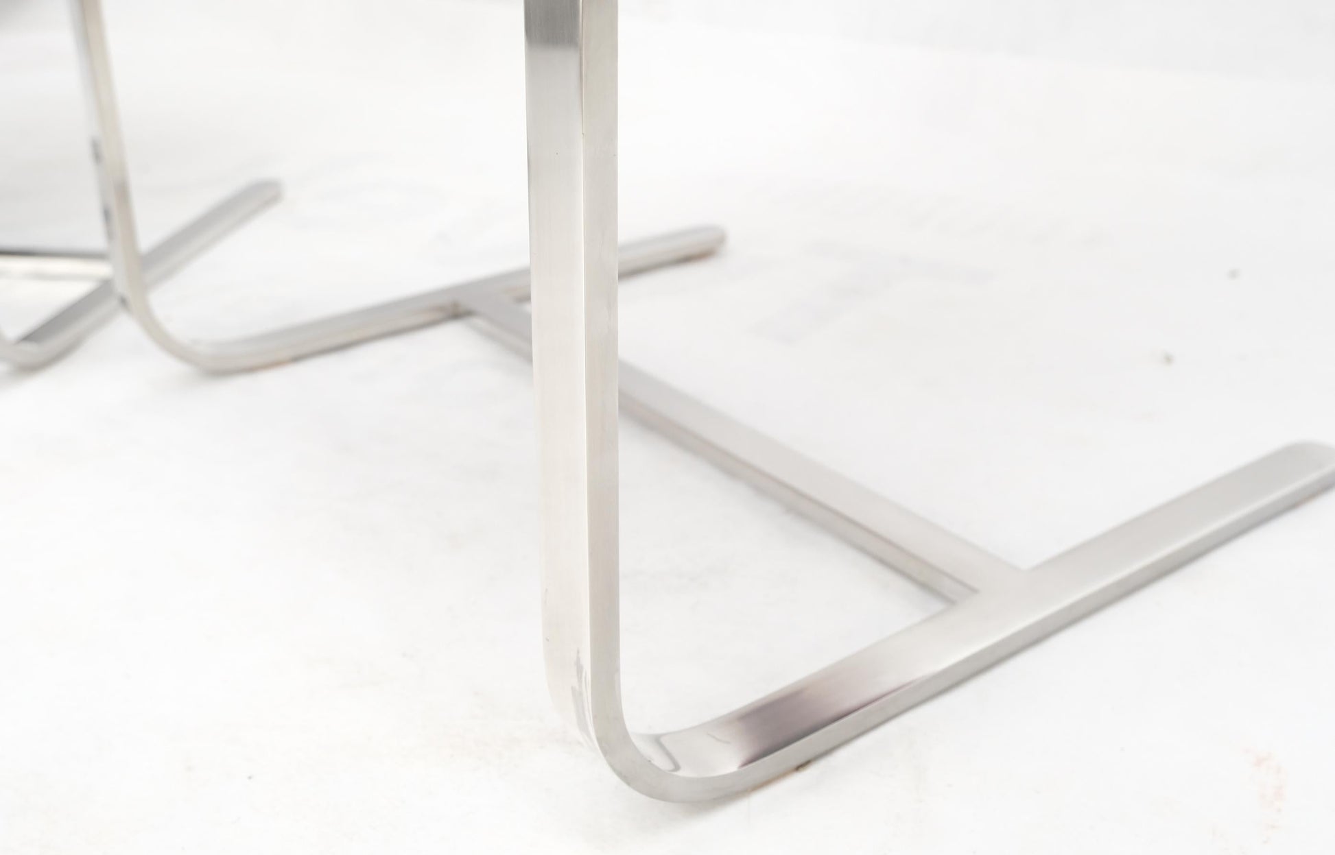 EstablishedLines Pair Heavy Solid Stainless Steel Formed Bend Frame Side Lounge Chairs Red Uphols