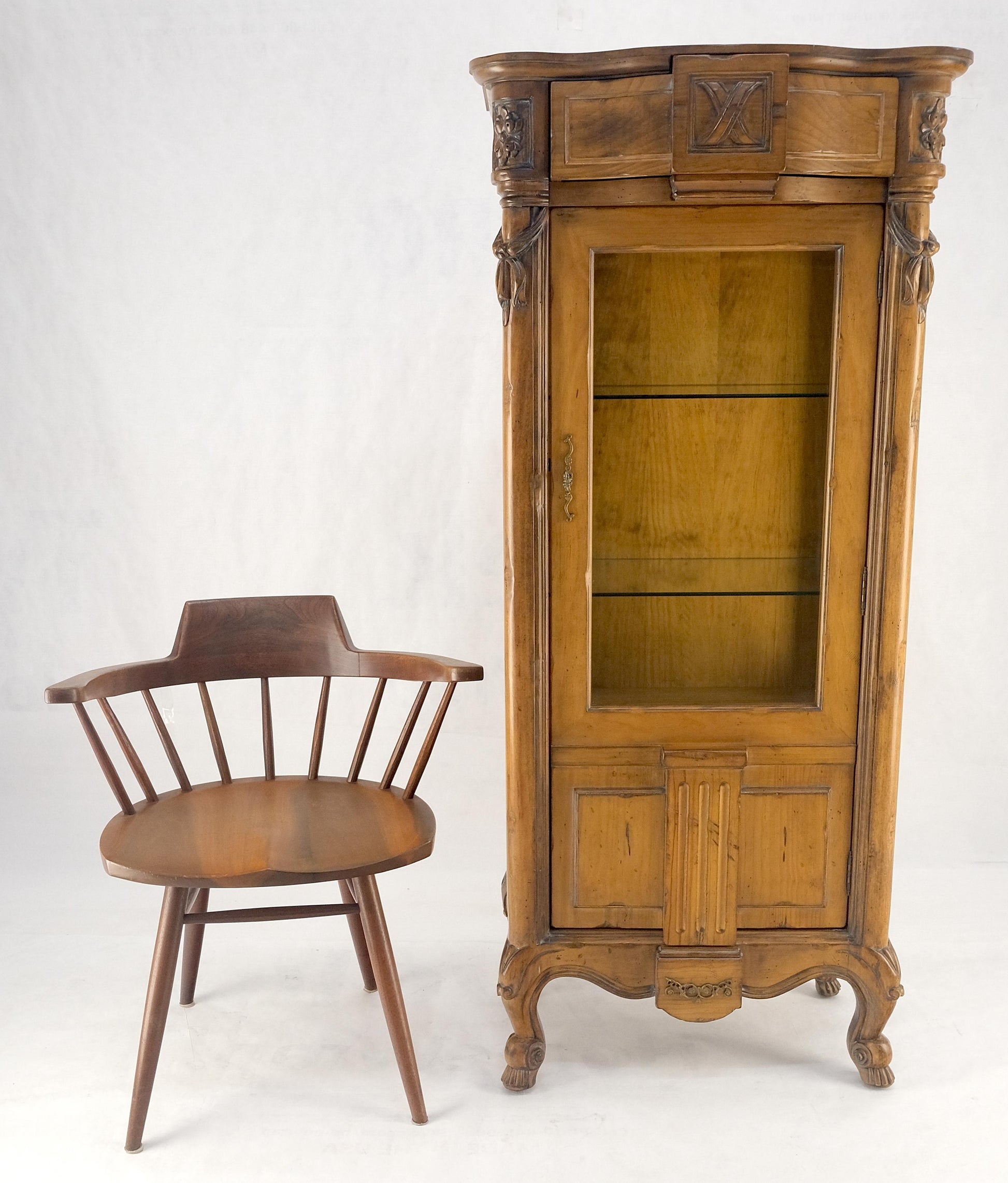 EstablishedLines Compact Regency One Door Carved 26" Wide 3 Tier Italian Curio Cabinet MINT