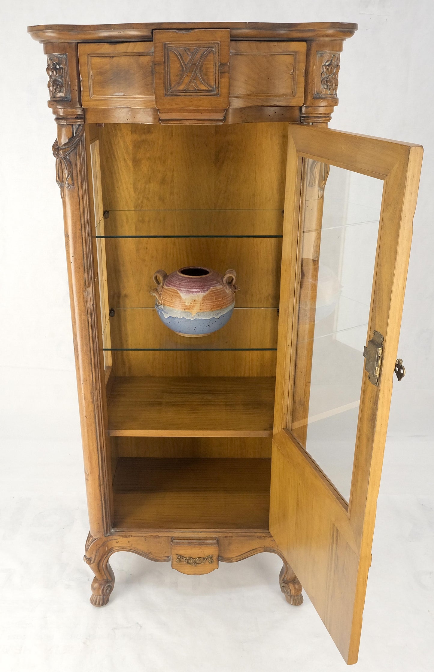 EstablishedLines Compact Regency One Door Carved 26" Wide 3 Tier Italian Curio Cabinet MINT