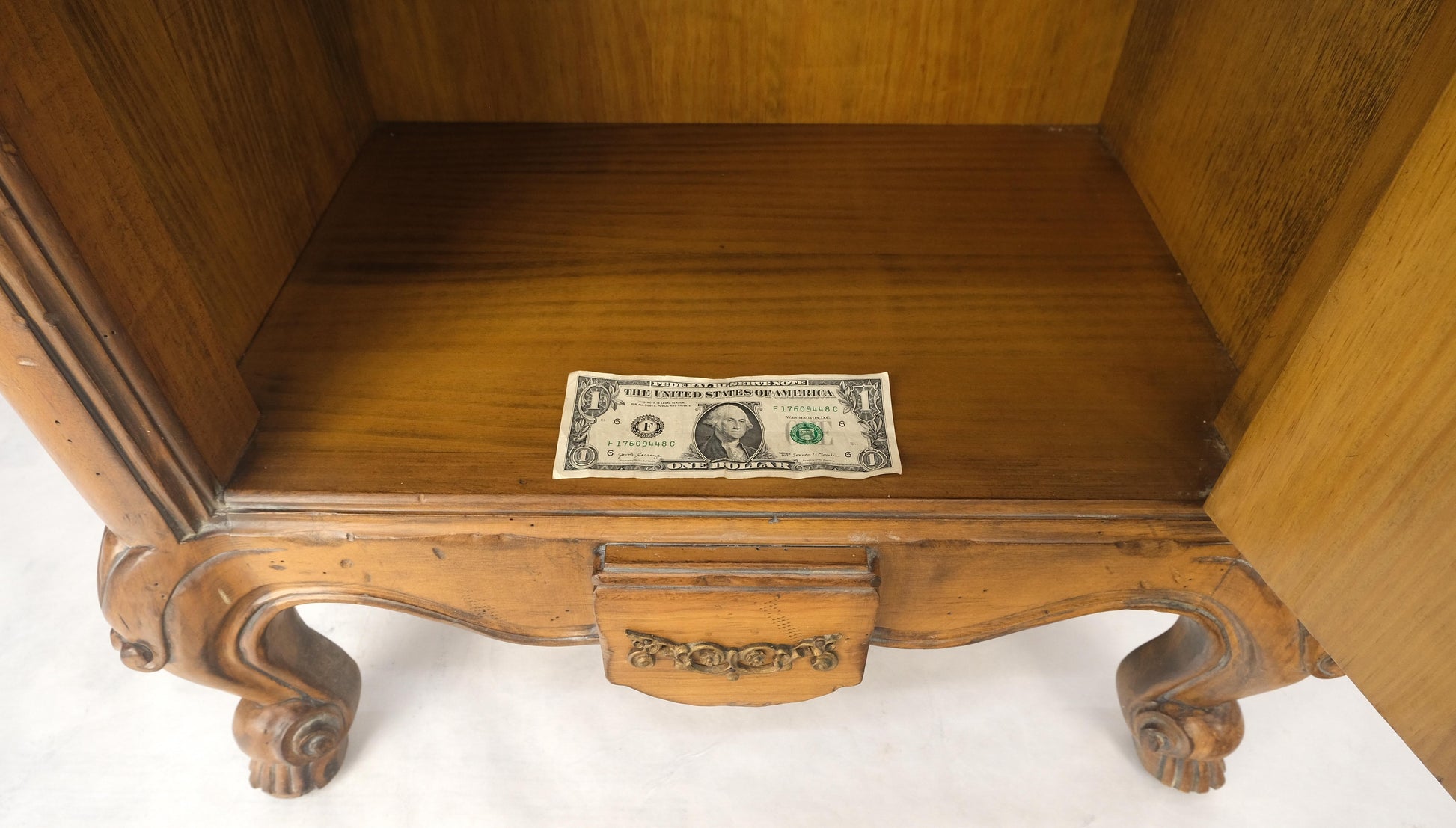 EstablishedLines Compact Regency One Door Carved 26" Wide 3 Tier Italian Curio Cabinet MINT