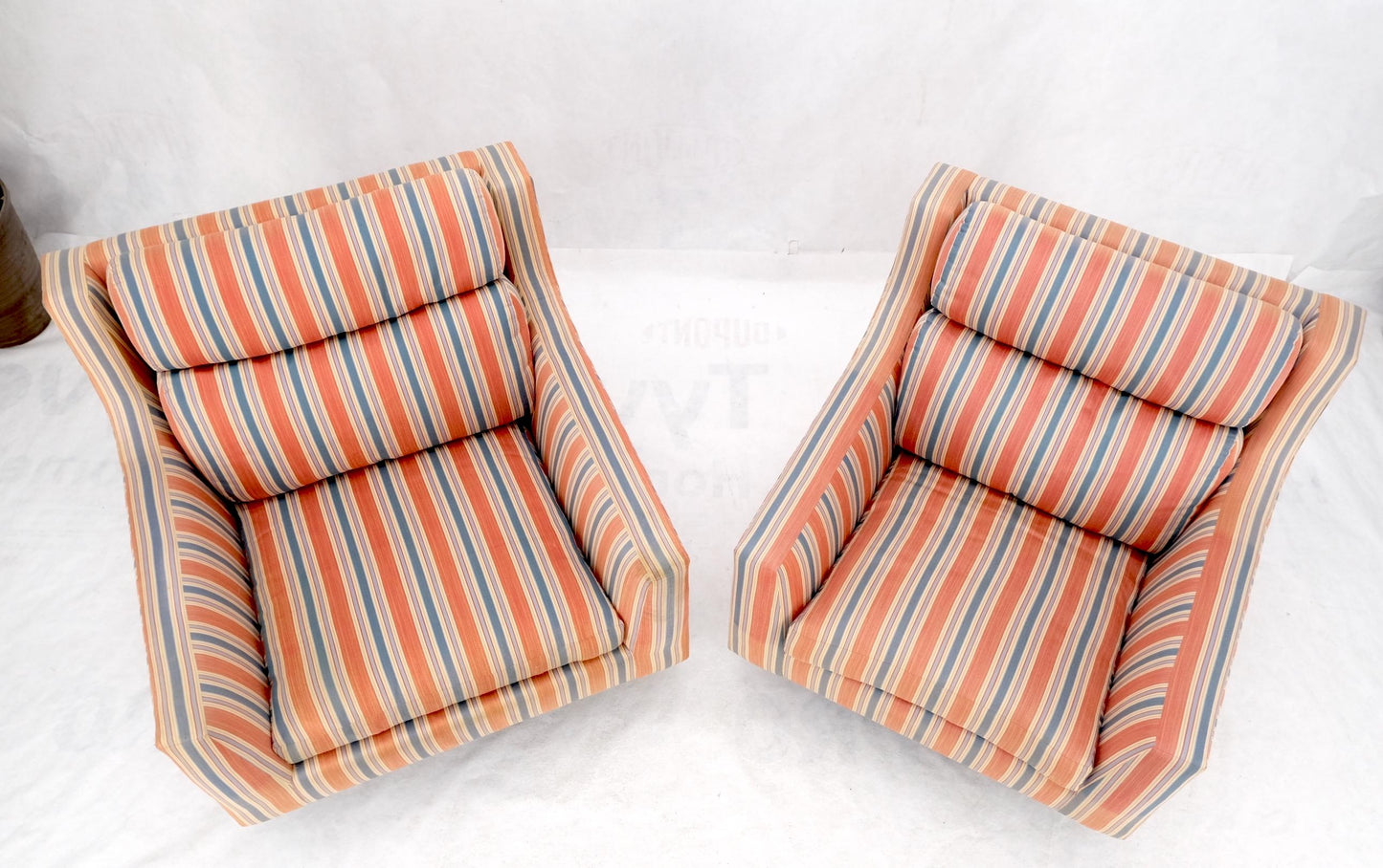 EstablishedLines Pair Mid Century Modern Lucite Base Floating Lounge Club Chairs