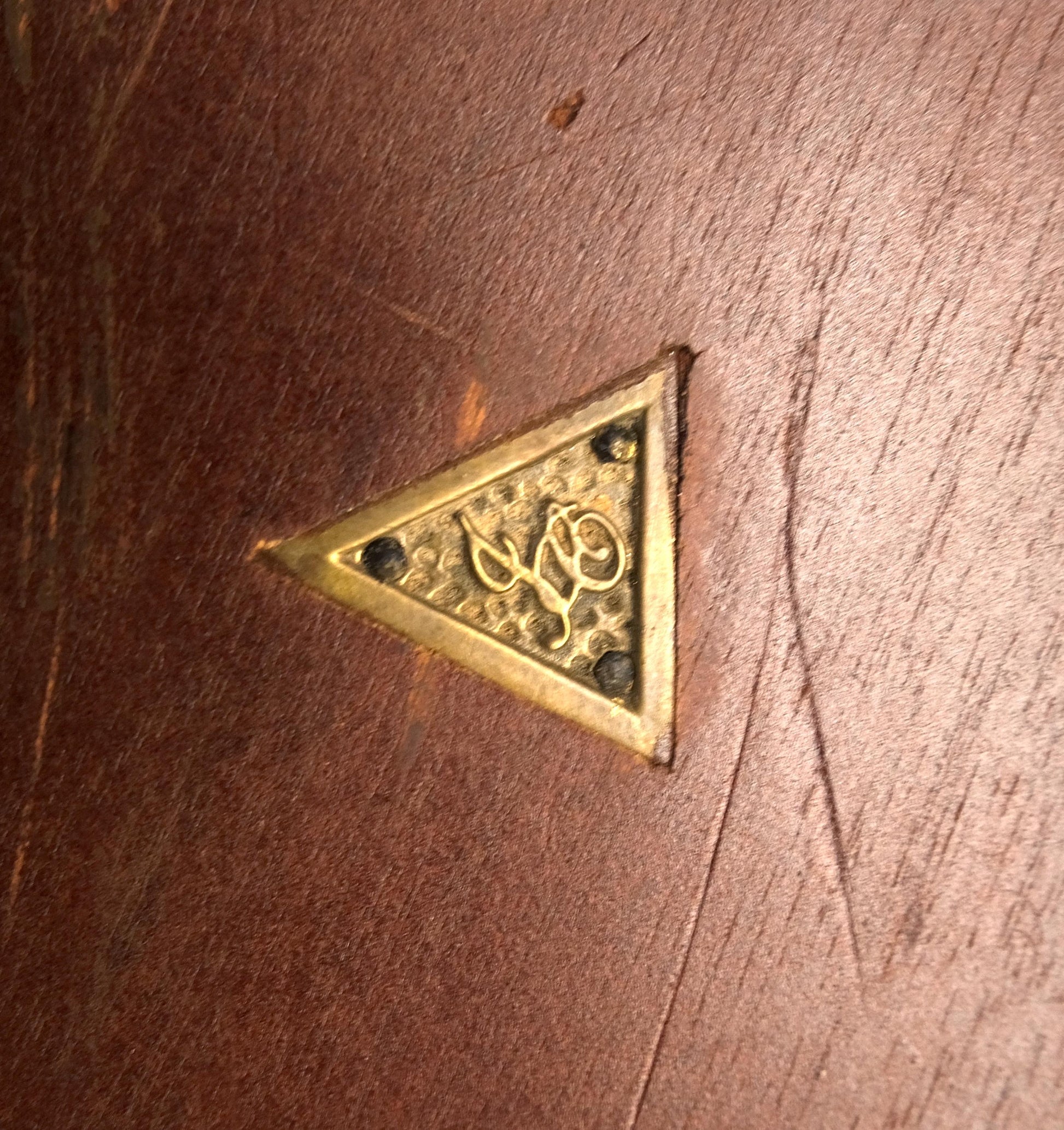 EstablishedLines Jonathan Charles 66/92' Diamet Round 8 board Extendable Dining Table Single Base