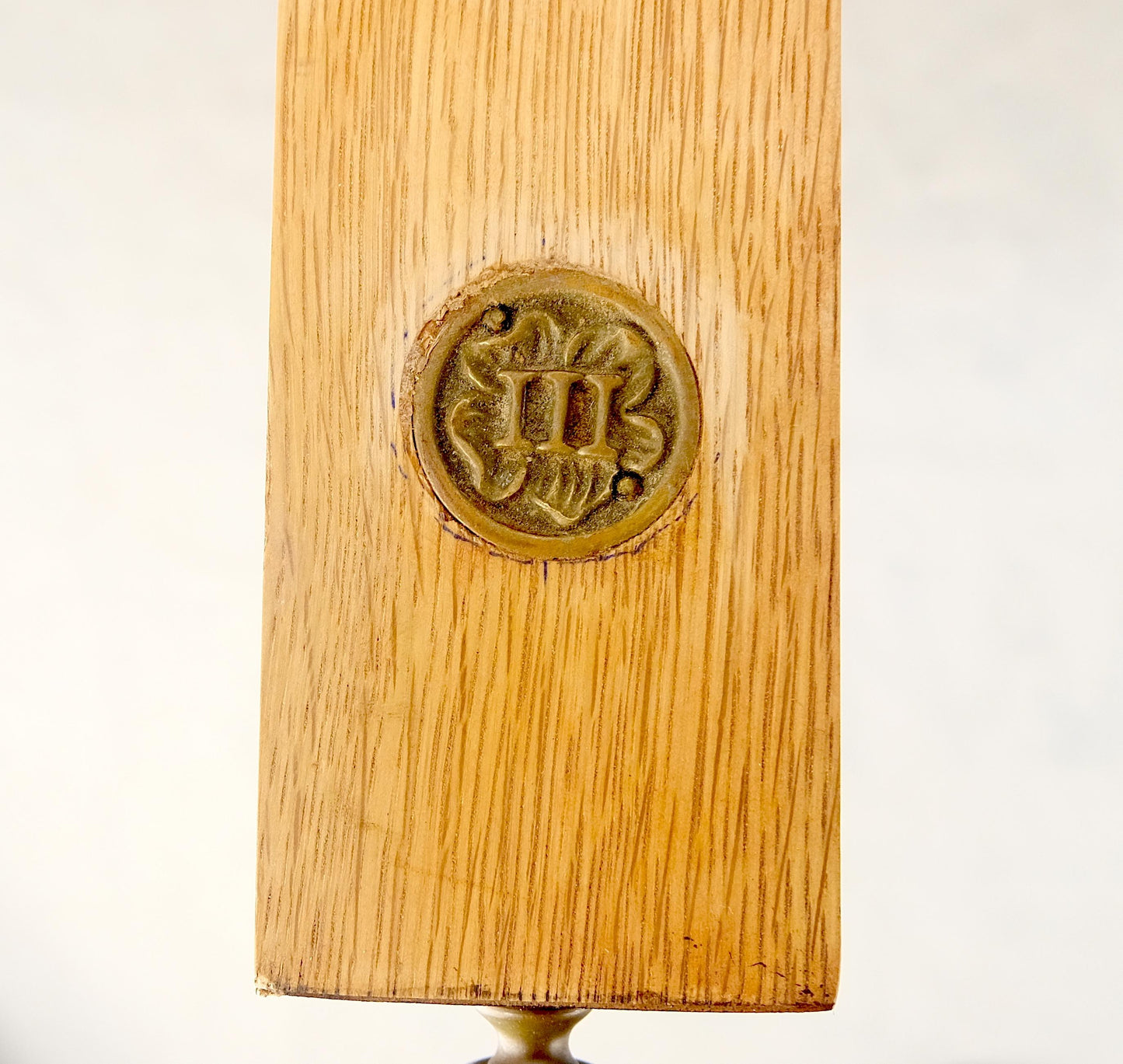 EstablishedLines Jonathan Charles 66/92' Diamet Round 8 board Extendable Dining Table Single Base