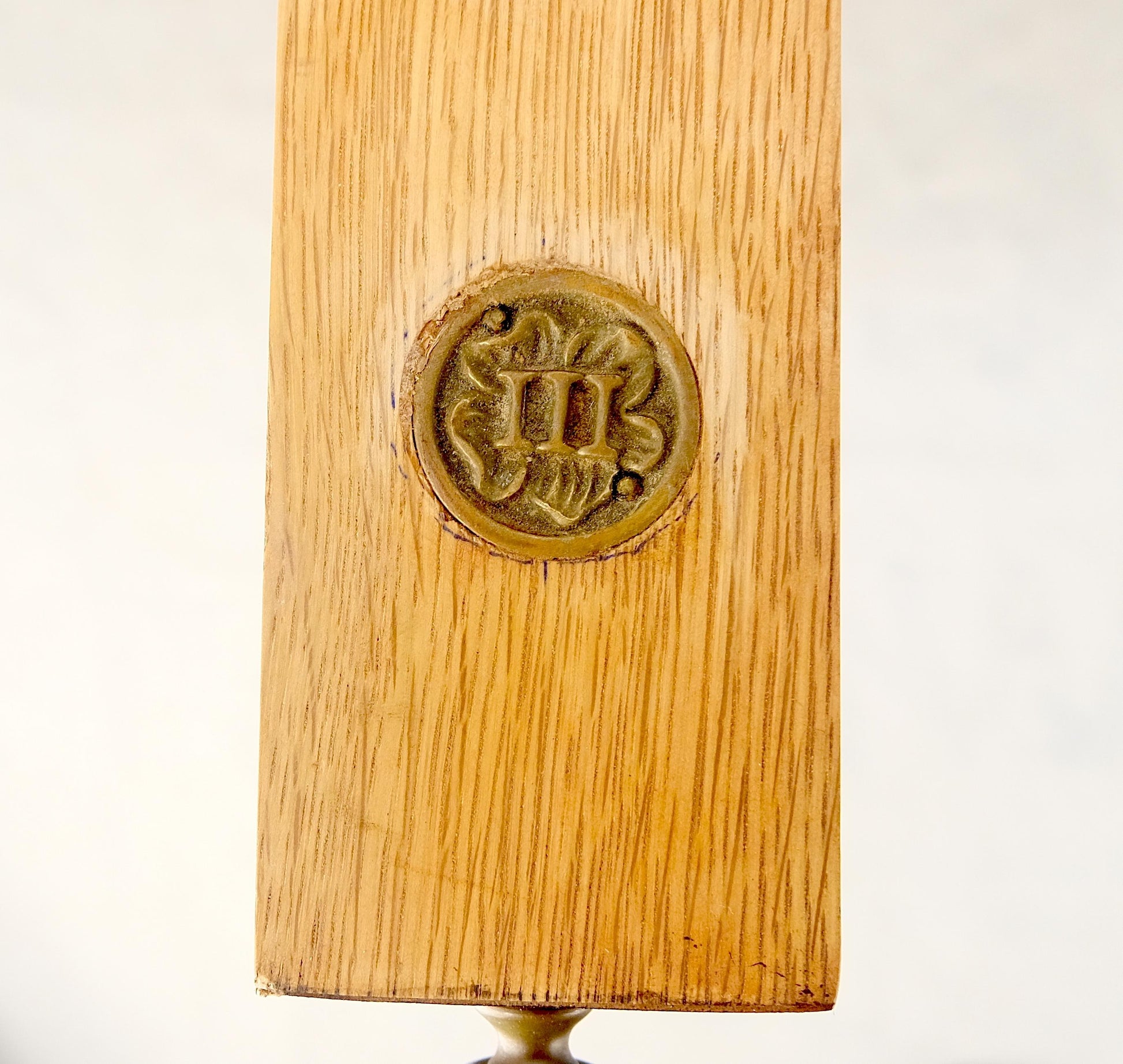 EstablishedLines Jonathan Charles 66/92' Diamet Round 8 board Extendable Dining Table Single Base