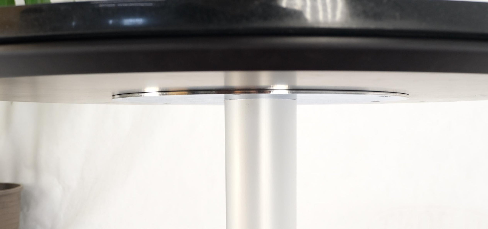 EstablishedLines Black Granite Top Crome Pedestal Base Round Dining Table Mid Century Modern MINT