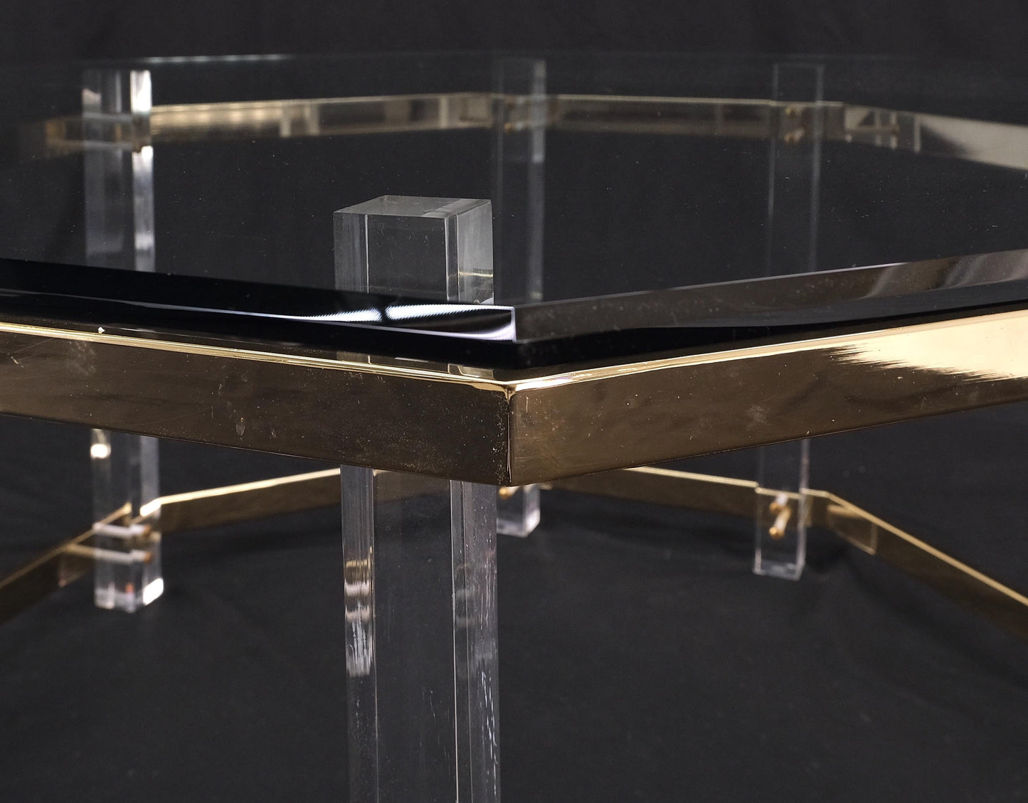 EstablishedLines Octagonal Lucite Base Glass Top Mid-Century Modern Round Coffee Table Mint