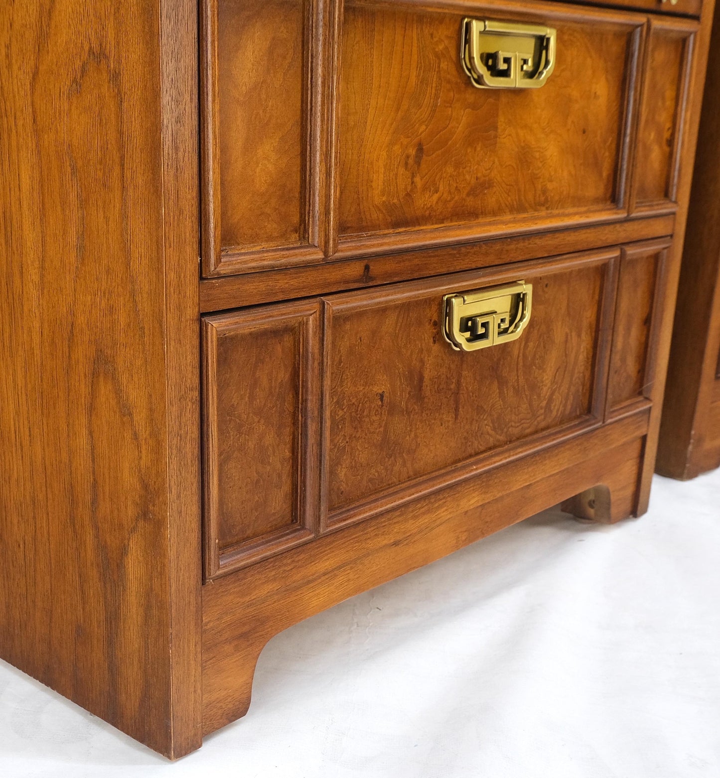 Thomasville Tall Tower Shape Highboy Dressers W/ Drawer Compartment Burl Wood