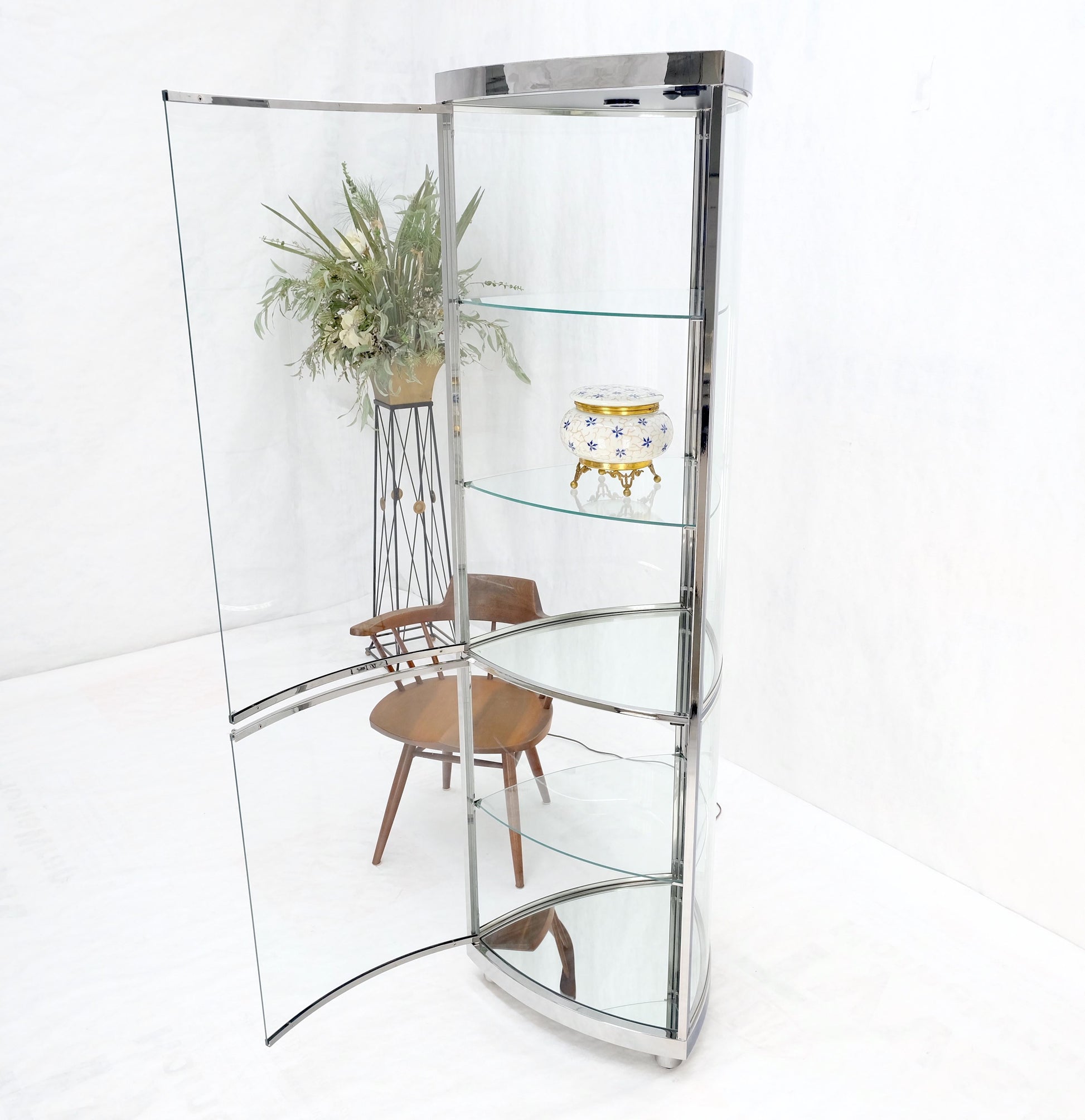 EstablishedLines Rounded Triangle Shape Bowed Glass & Chrome Shelves Display Case Vitrine MINT!