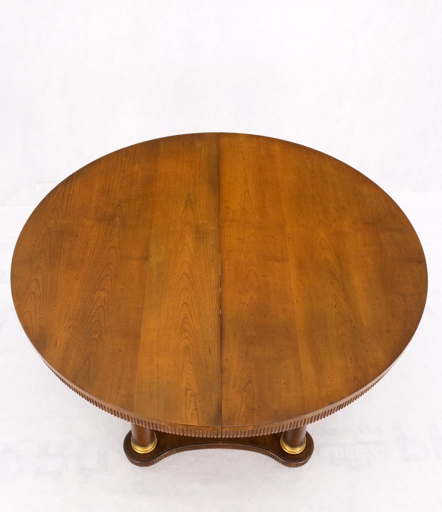 EstablishedLines Baker large Round Single Pedestal Base Three Extension Boards Dining Table MINT