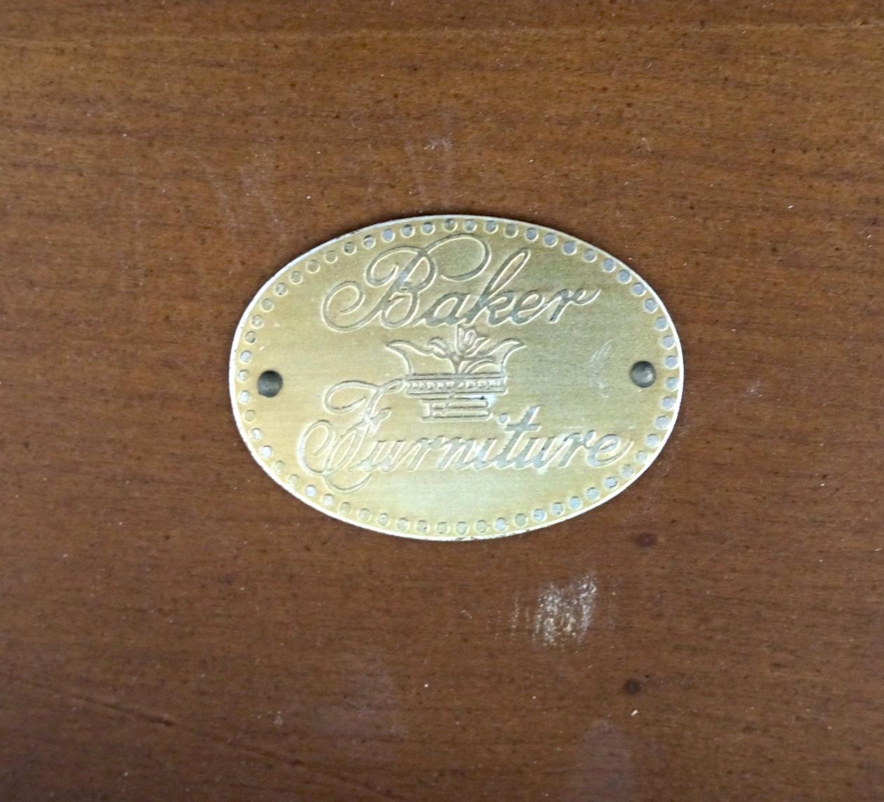 EstablishedLines Baker large Round Single Pedestal Base Three Extension Boards Dining Table MINT
