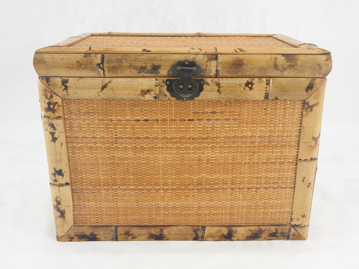 EstablishedLines Cane & Burnt Bamboo Compact 16x23 Decorative Hope Chest Trunk MINT