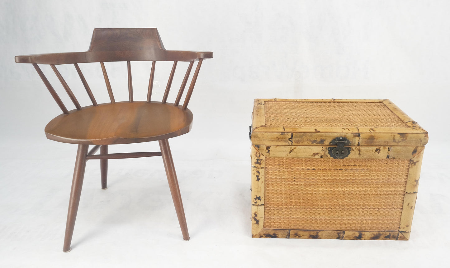 EstablishedLines Cane & Burnt Bamboo Compact 16x23 Decorative Hope Chest Trunk MINT