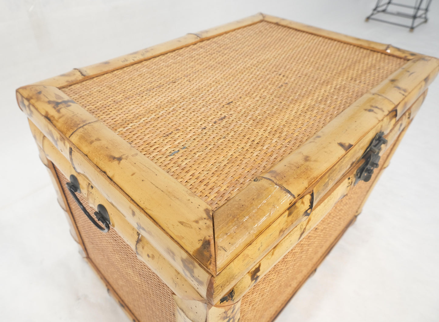 EstablishedLines Cane & Burnt Bamboo Compact 16x23 Decorative Hope Chest Trunk MINT