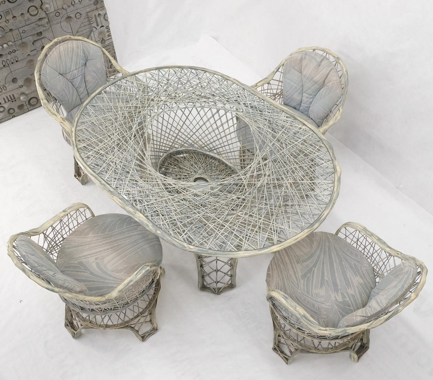 EstablishedLines Russel Woodard Spun Fiberglass Oval Racetrack Dining Table 4 Chairs Outdoor Set