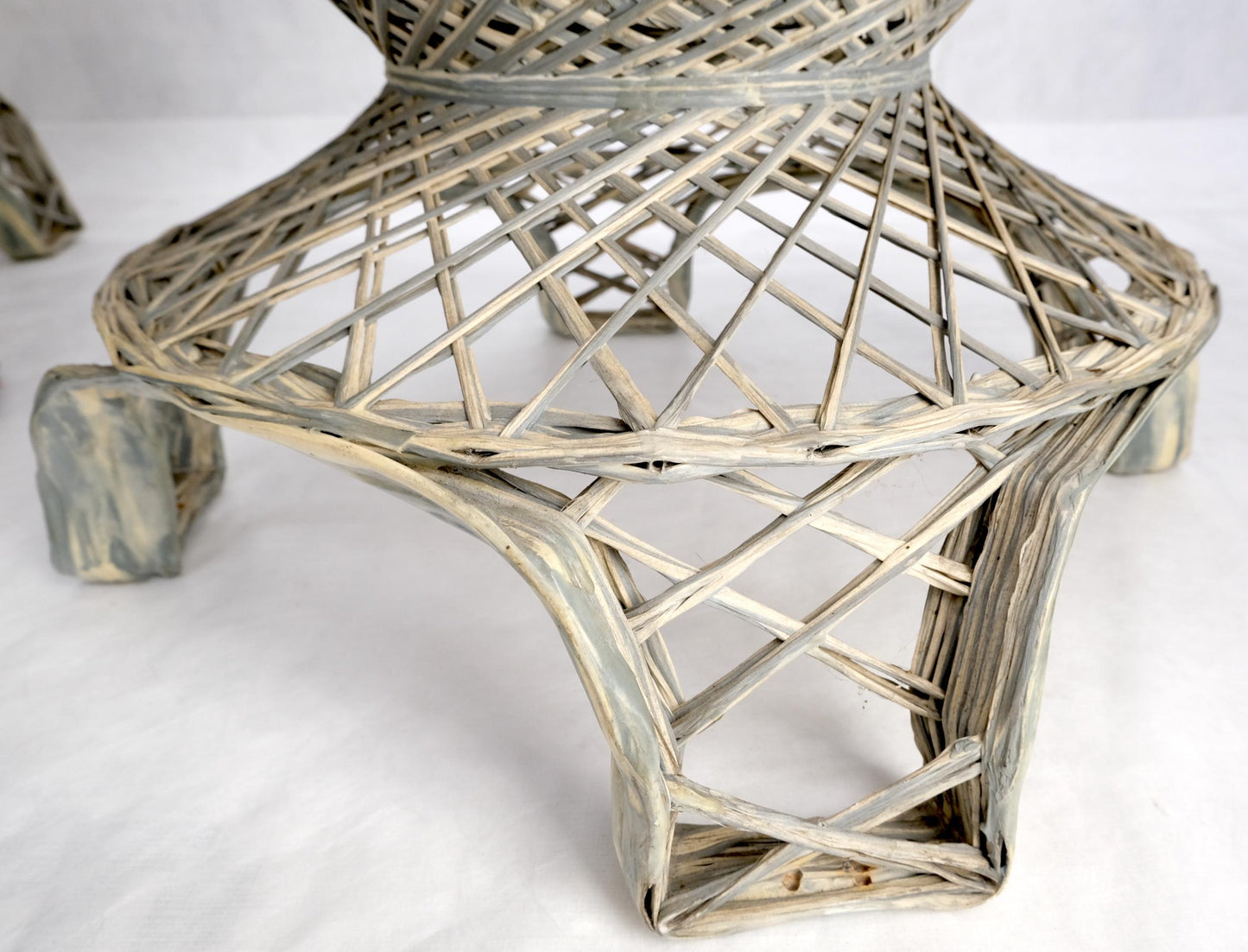 EstablishedLines Russel Woodard Spun Fiberglass Oval Racetrack Dining Table 4 Chairs Outdoor Set