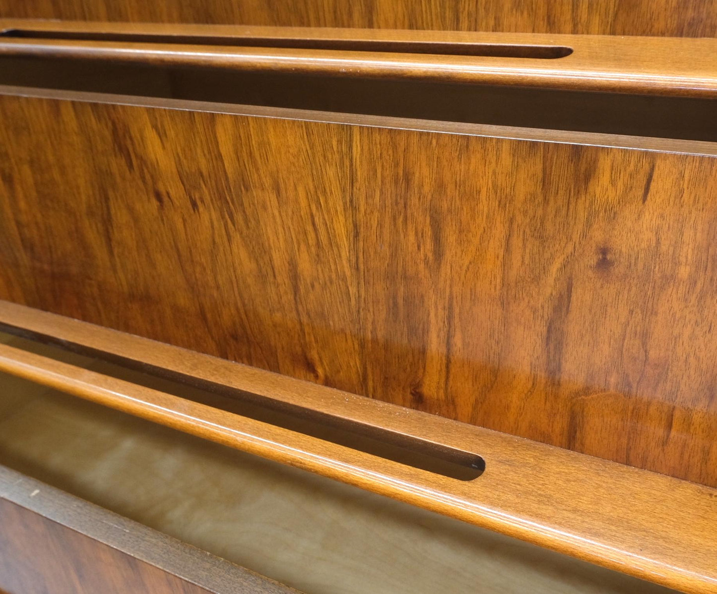 EstablishedLines Edmond Spence Lacquered Walnut 6 Drawers Long Dresser Cabinet Credenza Mint!