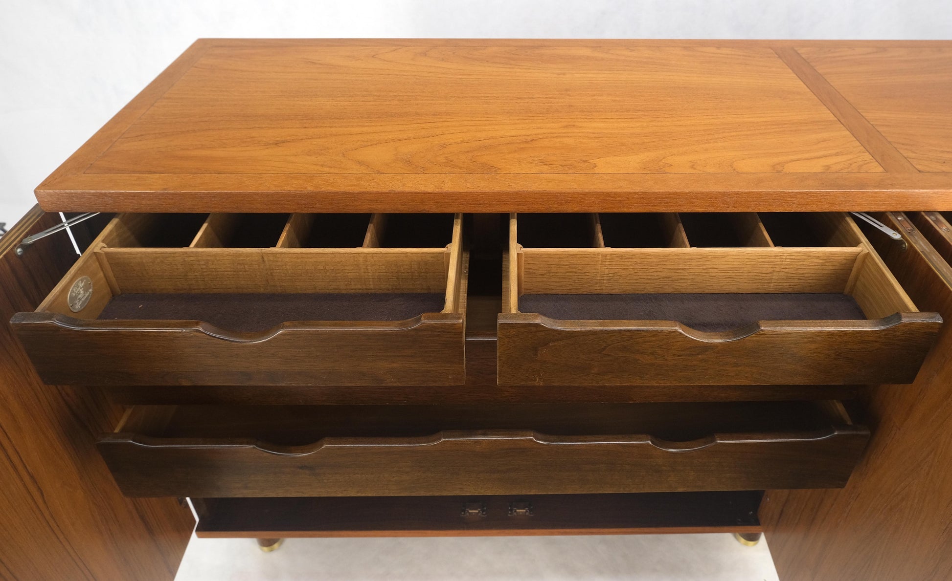 EstablishedLines Baker Teak & Brass Double Door Compartment 4 Drawers Credenza Dresser MINT!
