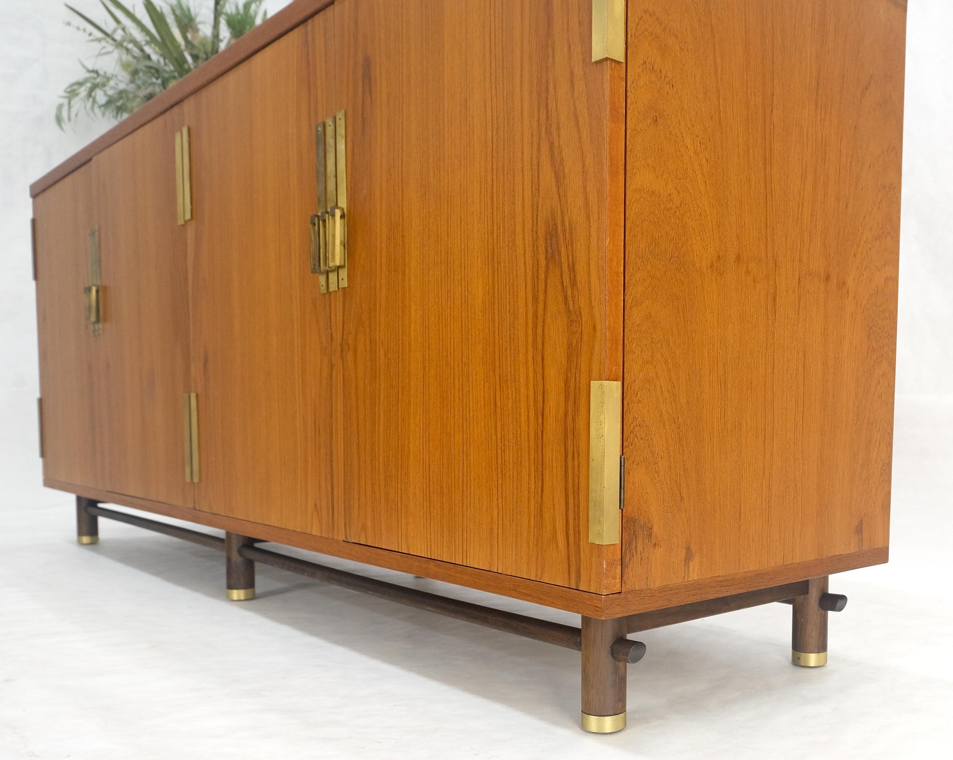 EstablishedLines Baker Teak & Brass Double Door Compartment 4 Drawers Credenza Dresser MINT!
