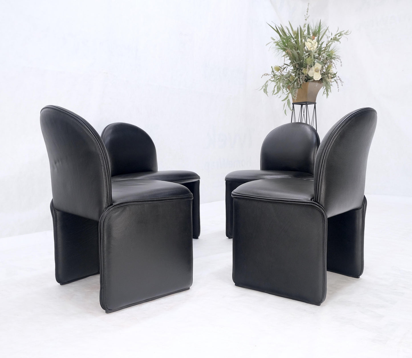 EstablishedLines Set 4 Italian Mid Century Modern Black Leather Dining Chairs Bellini Style MINT!