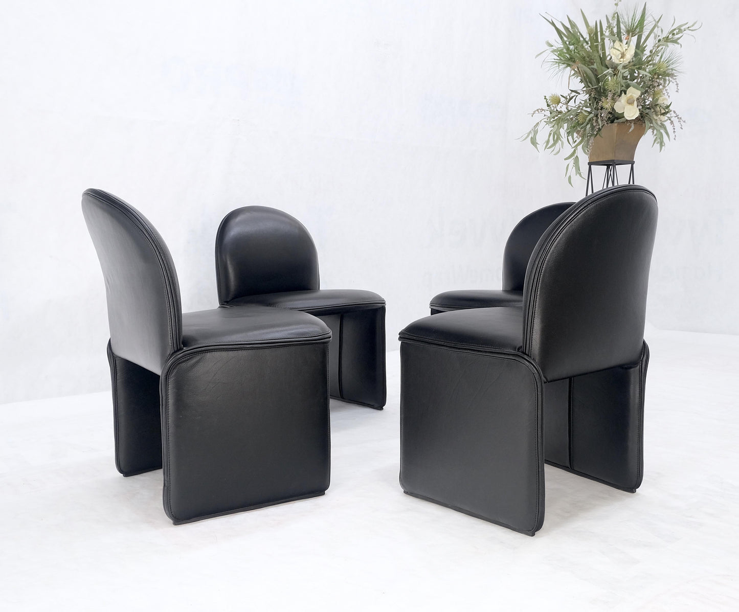 EstablishedLines Set 4 Italian Mid Century Modern Black Leather Dining Chairs Bellini Style MINT!