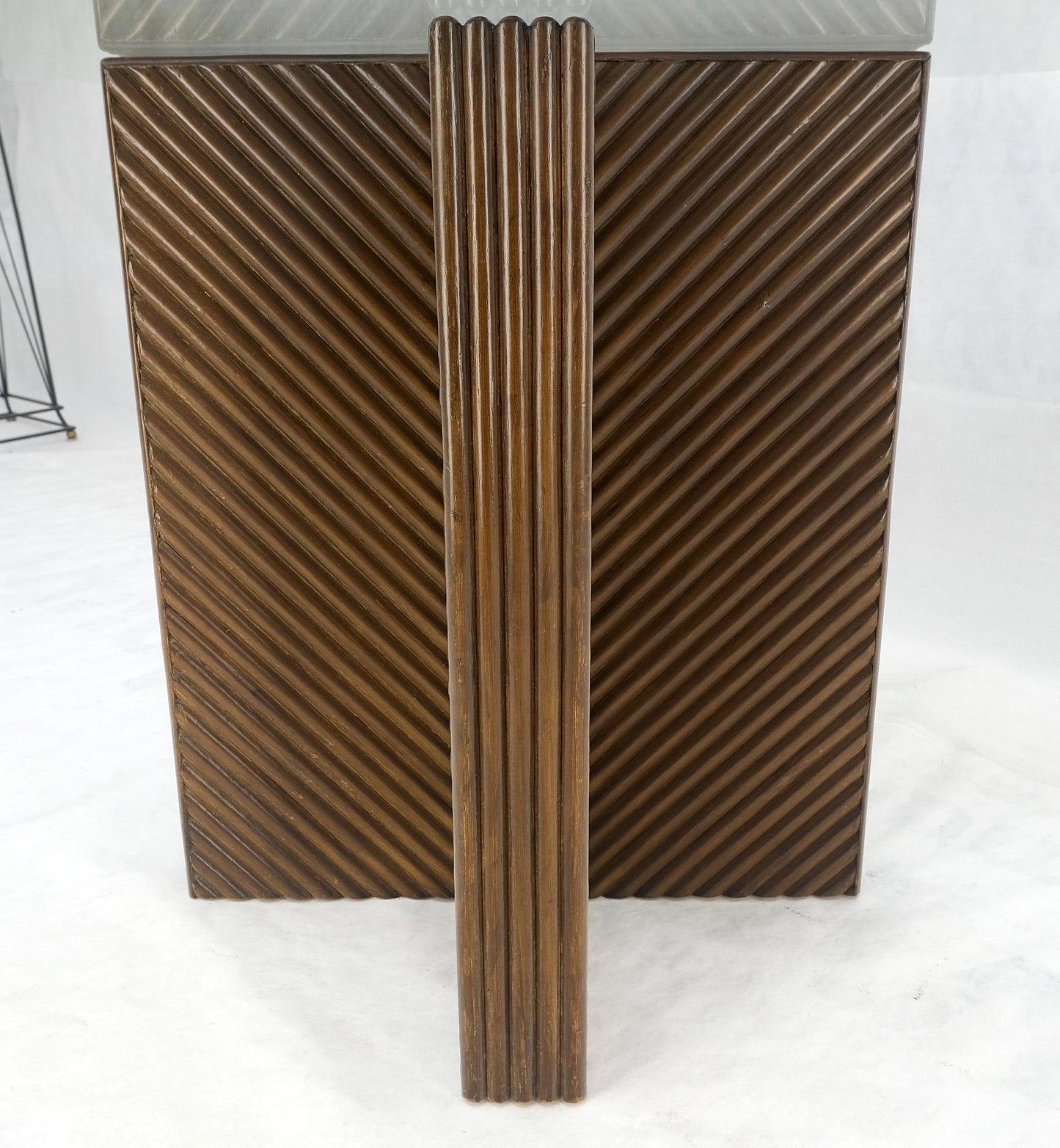 EstablishedLines Faux Bamboo Reed Cross X Shape Pedestal Base Glass Top Round Dining Table MINT!