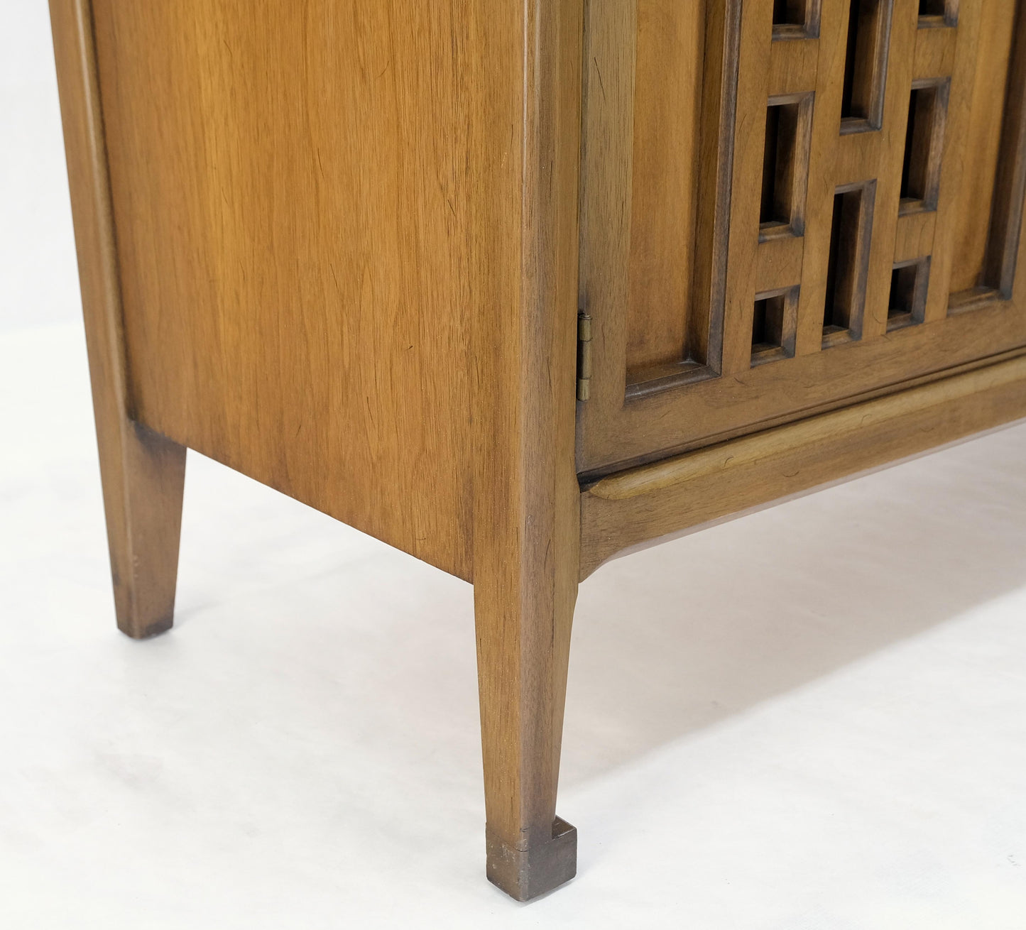 EstablishedLines Low 4 Door 2 Drawers Mid-Century Modern Credenza Light Walnut Finish Mint!