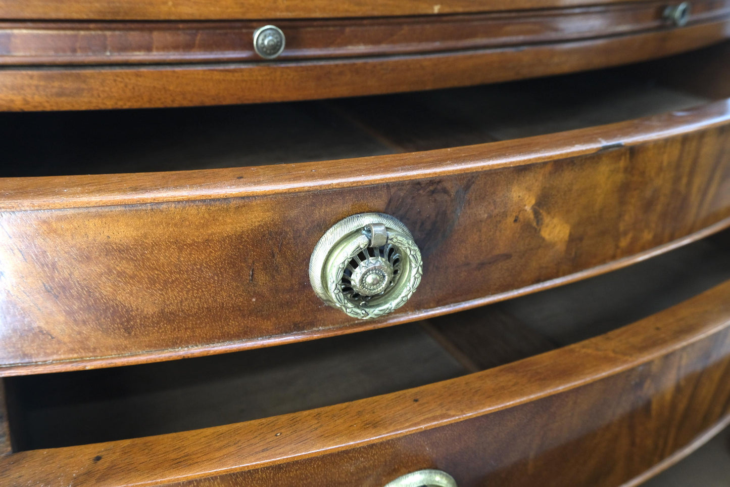 EstablishedLines Antique 19th Century 4 Drawers Pull Out Tray Flame Mahogany Bachelor Chest Brass