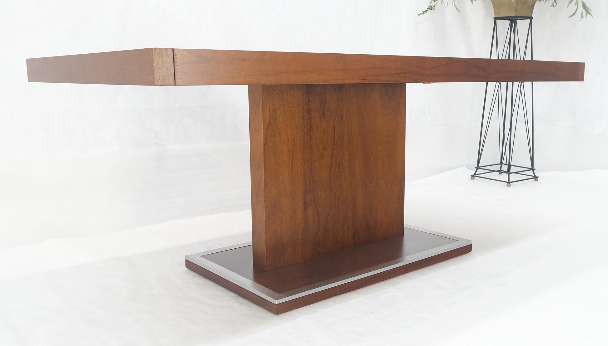 EstablishedLines Single Pedestal Base Milo Baughman Walnut Dining Table w/ 2x16" Leaves MINT