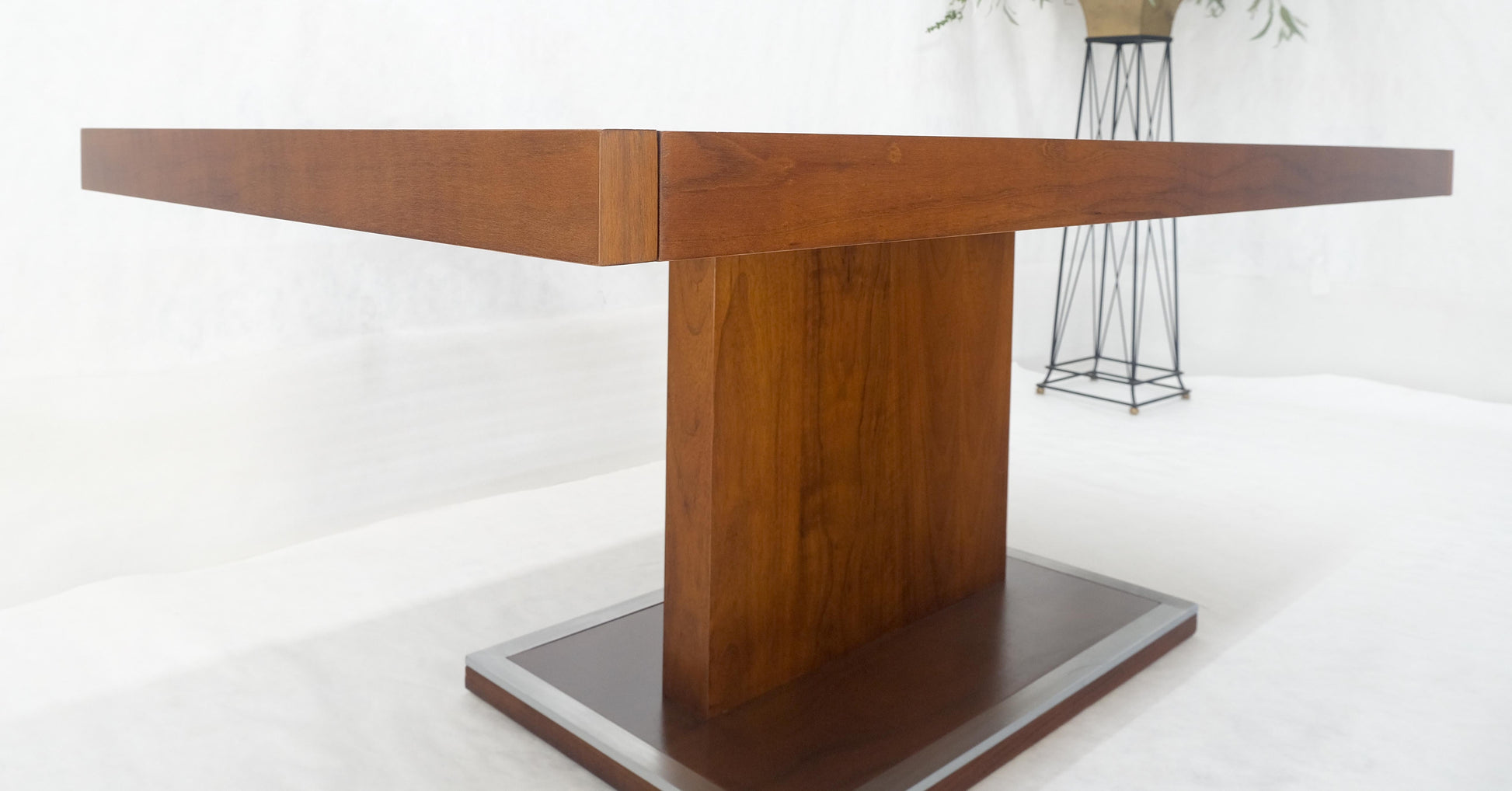 EstablishedLines Single Pedestal Base Milo Baughman Walnut Dining Table w/ 2x16" Leaves MINT