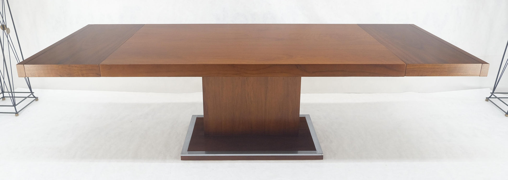 EstablishedLines Single Pedestal Base Milo Baughman Walnut Dining Table w/ 2x16" Leaves MINT
