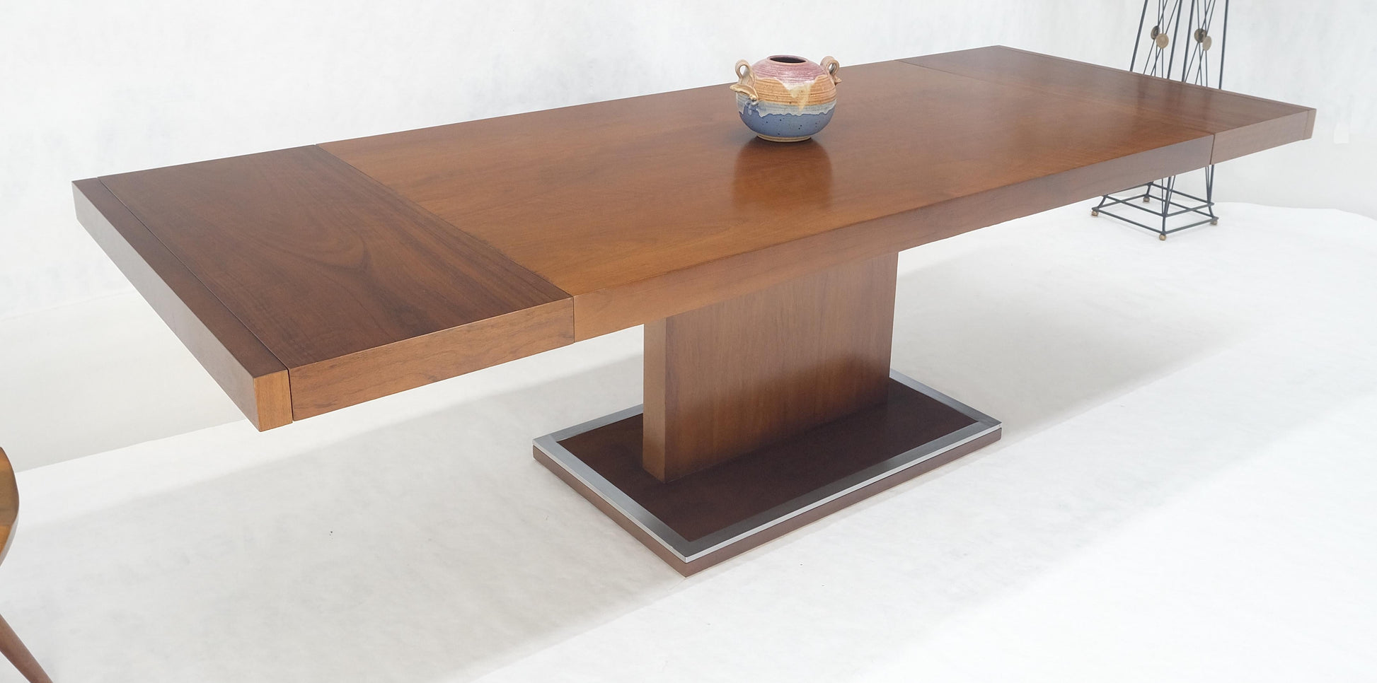 EstablishedLines Single Pedestal Base Milo Baughman Walnut Dining Table w/ 2x16" Leaves MINT