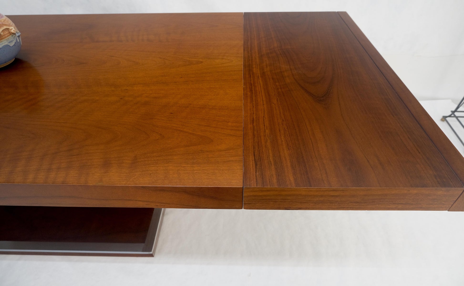 EstablishedLines Single Pedestal Base Milo Baughman Walnut Dining Table w/ 2x16" Leaves MINT