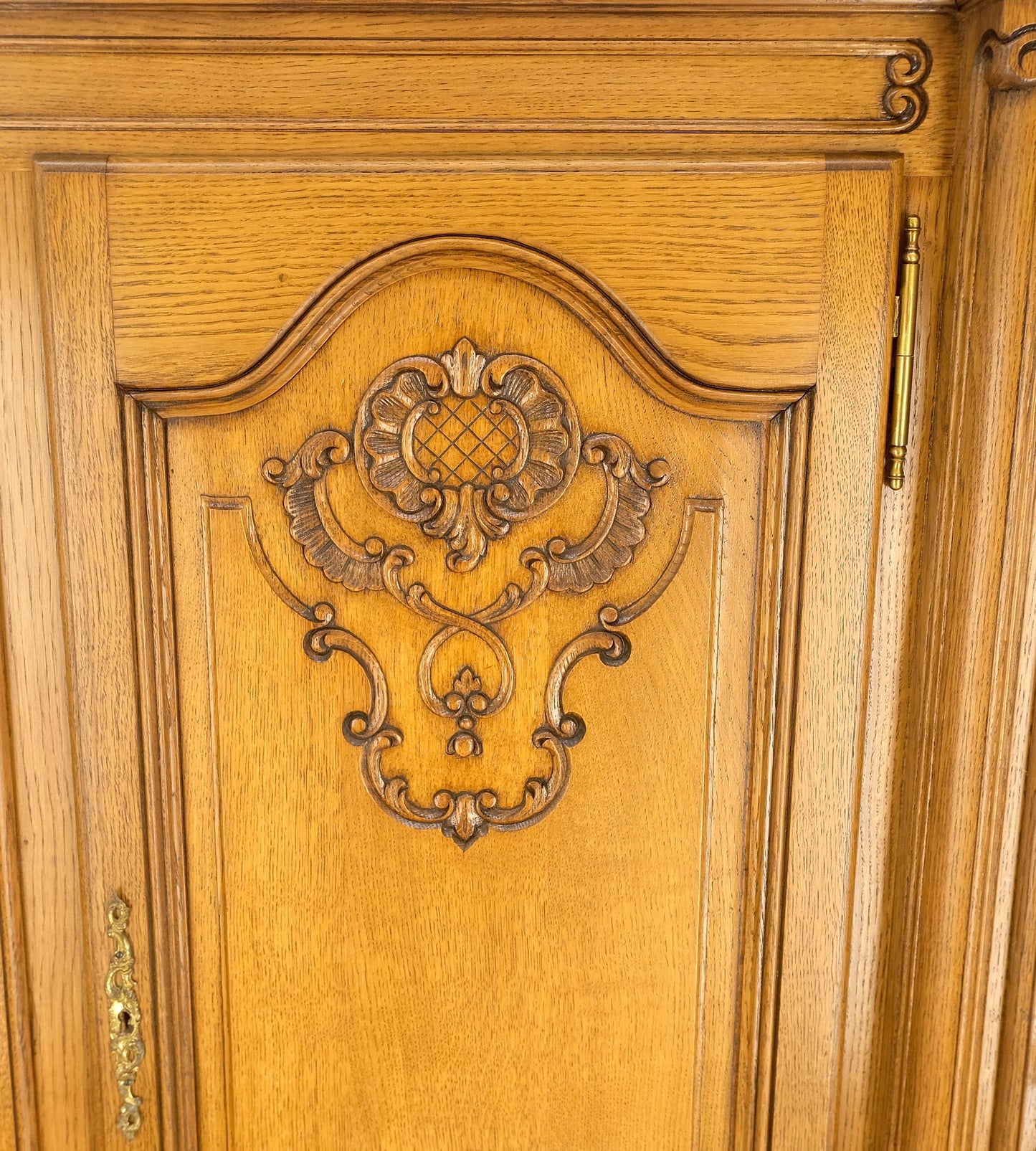 EstablishedLines Carved Oak Oversize 5 Doors Long Credenza Cabinet Sideboard w/ Shelves Drawer