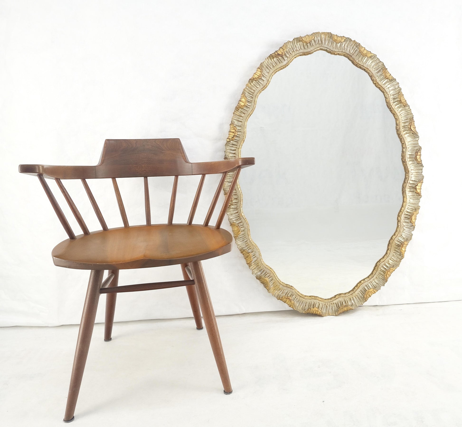 EstablishedLines Carved Wood Scallop Edge Style Silver & Gold Gilt Oval c1970s Wall Mirror MINT!