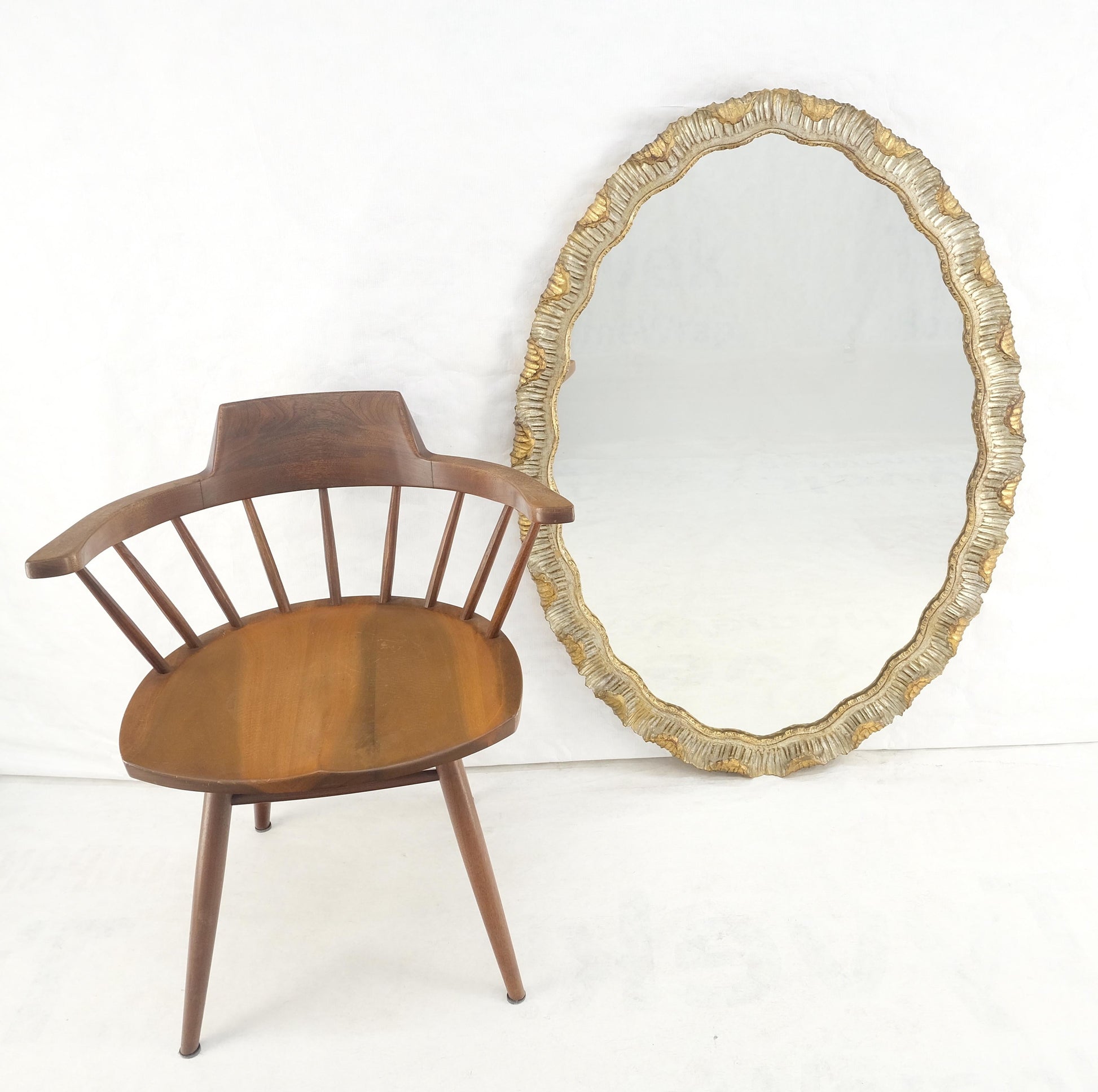 EstablishedLines Carved Wood Scallop Edge Style Silver & Gold Gilt Oval c1970s Wall Mirror MINT!