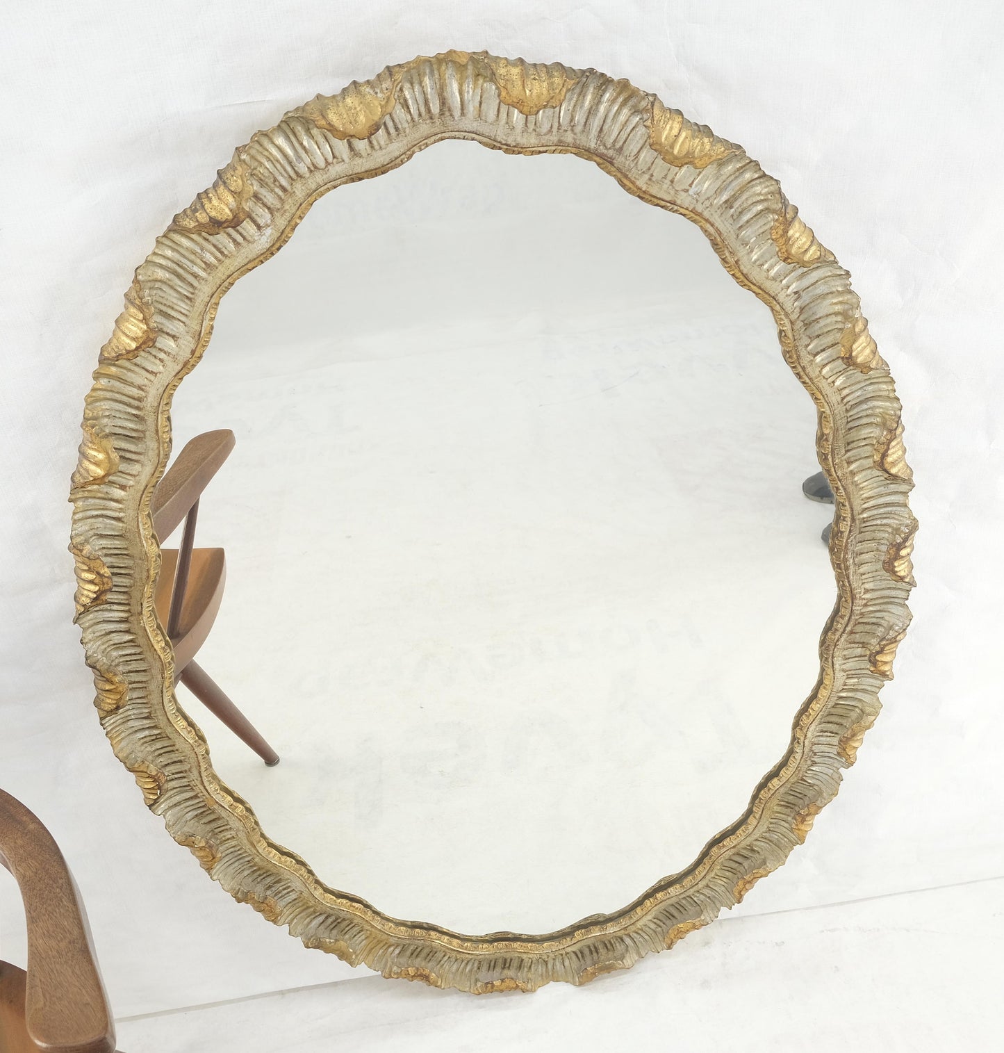 EstablishedLines Carved Wood Scallop Edge Style Silver & Gold Gilt Oval c1970s Wall Mirror MINT!