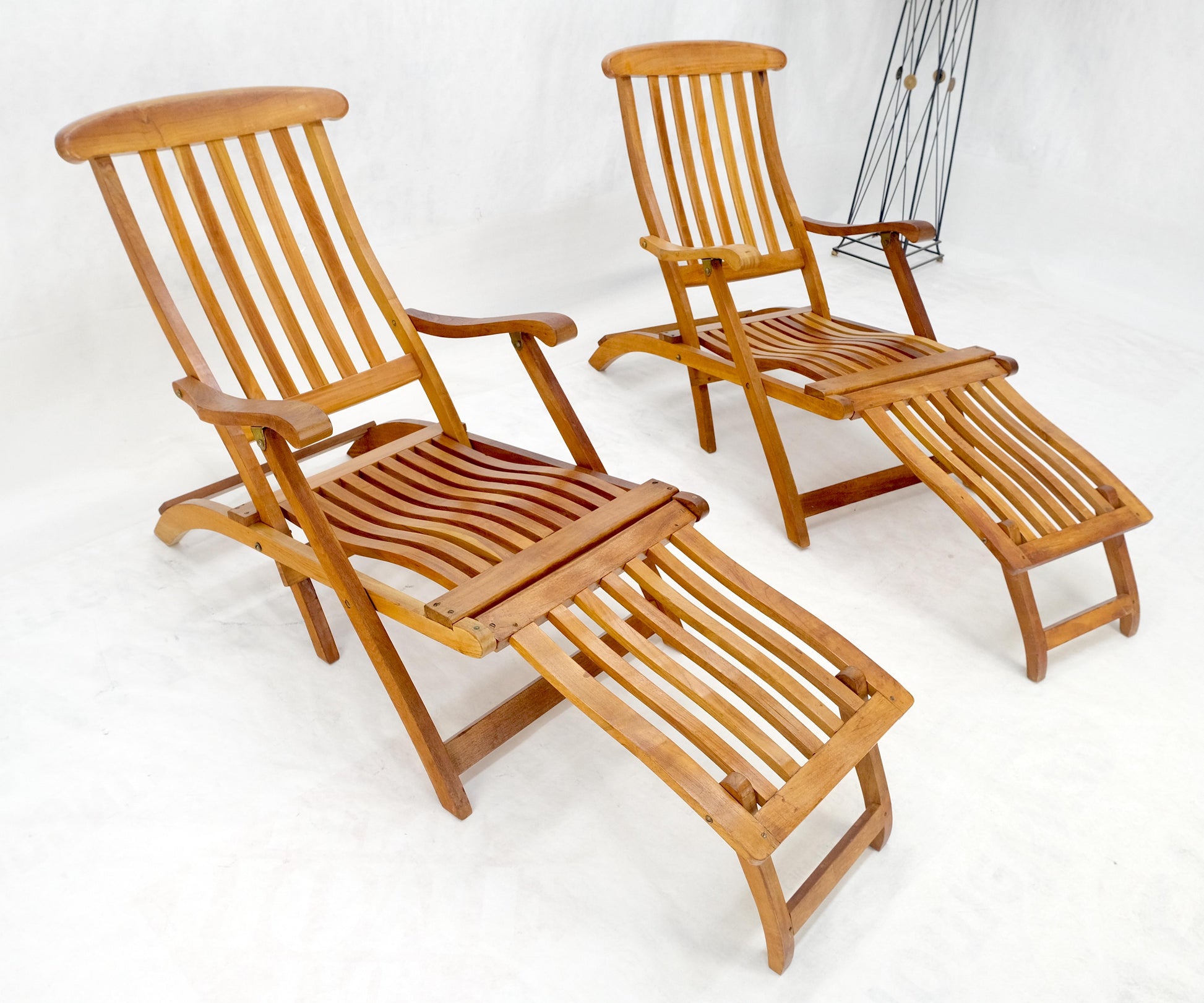 EstablishedLines Pair of Solid Teak Outdoor Folding Chaise Lounge Chairs MINT!