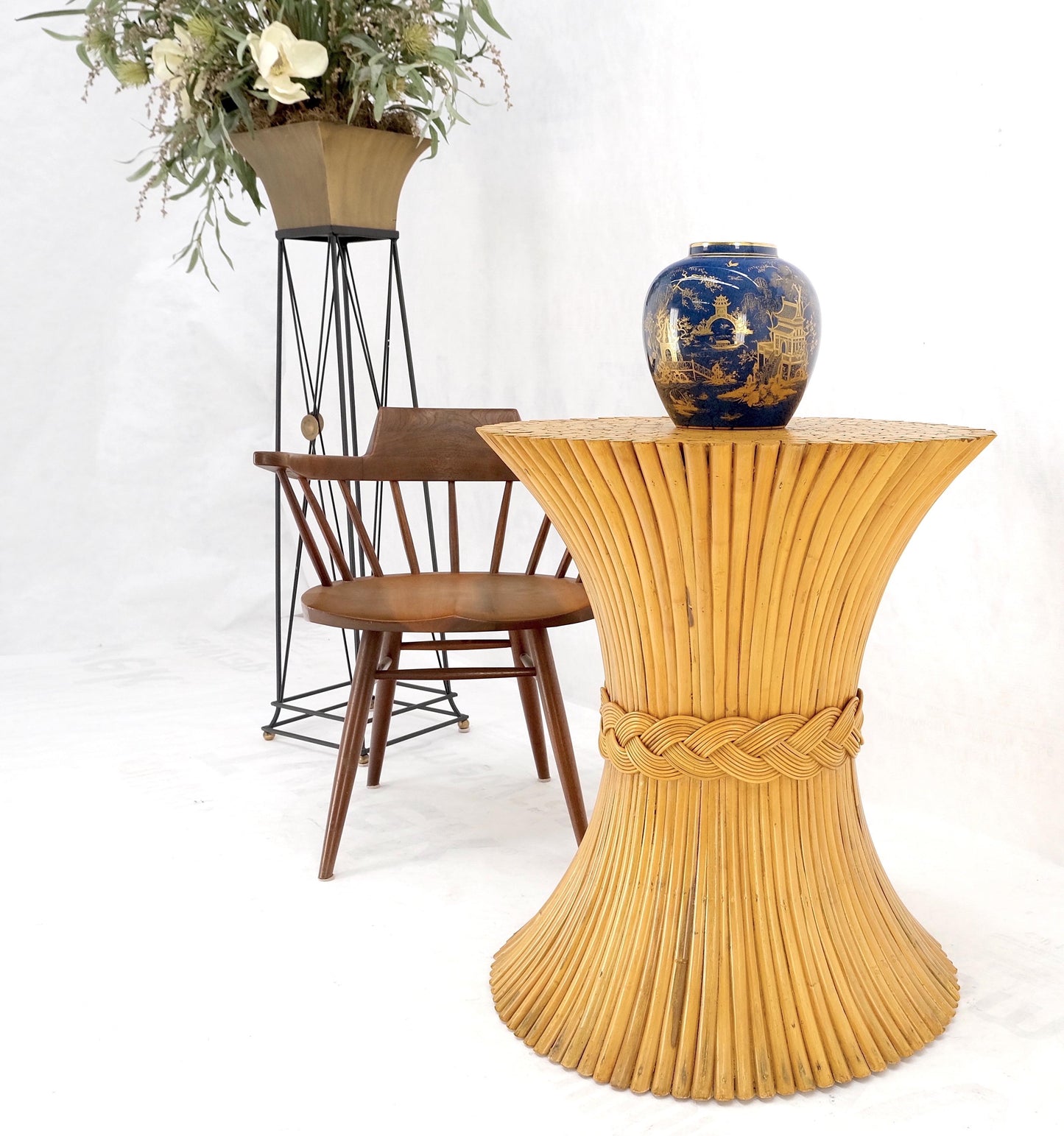 EstablishedLines Sheath of "Wheat" Style Round Base for Round Glass Dining Conference Table