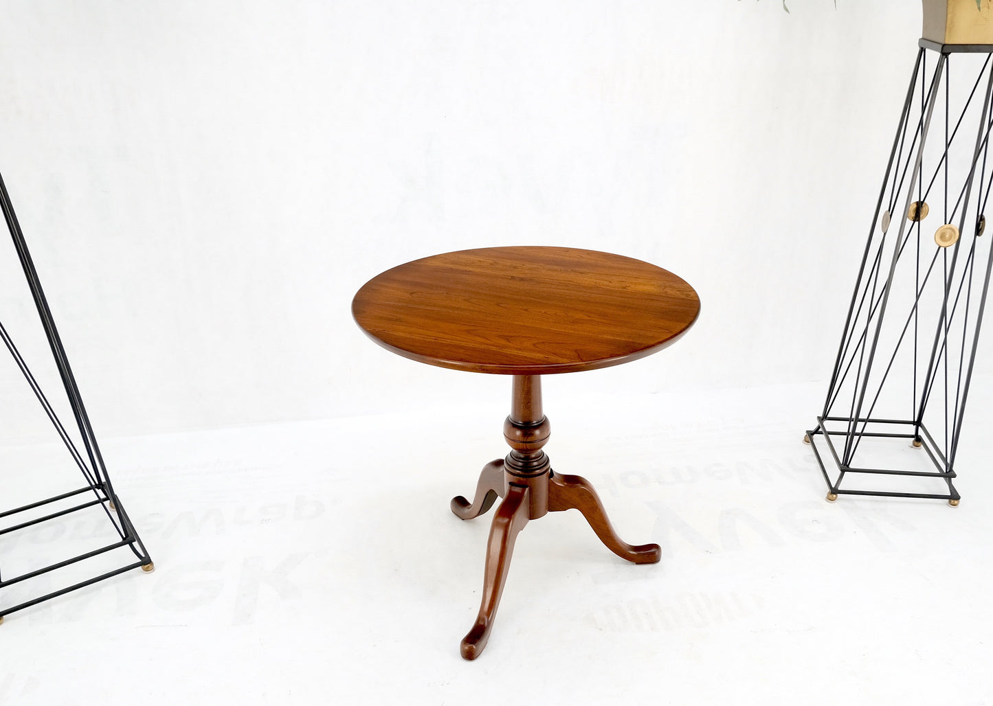 EstablishedLines Solid Cherry Tilt Top Tripod Base Lamp Table Mint!
