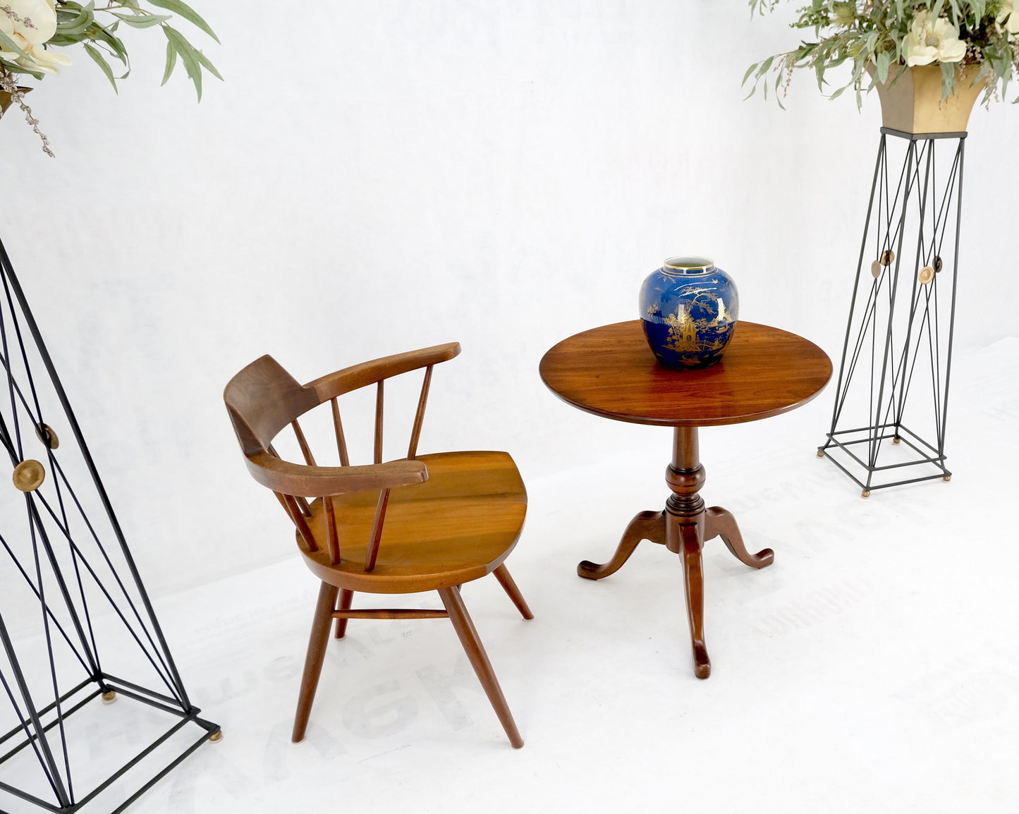 EstablishedLines Solid Cherry Tilt Top Tripod Base Lamp Table Mint!