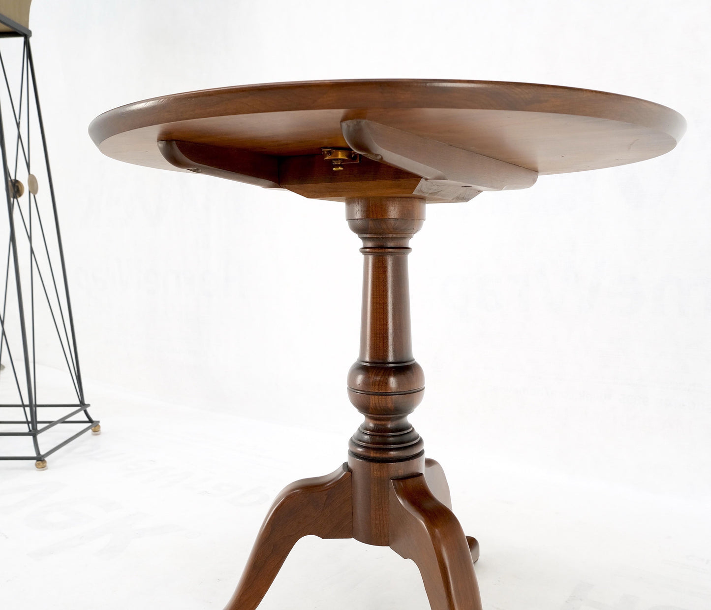 EstablishedLines Solid Cherry Tilt Top Tripod Base Lamp Table Mint!
